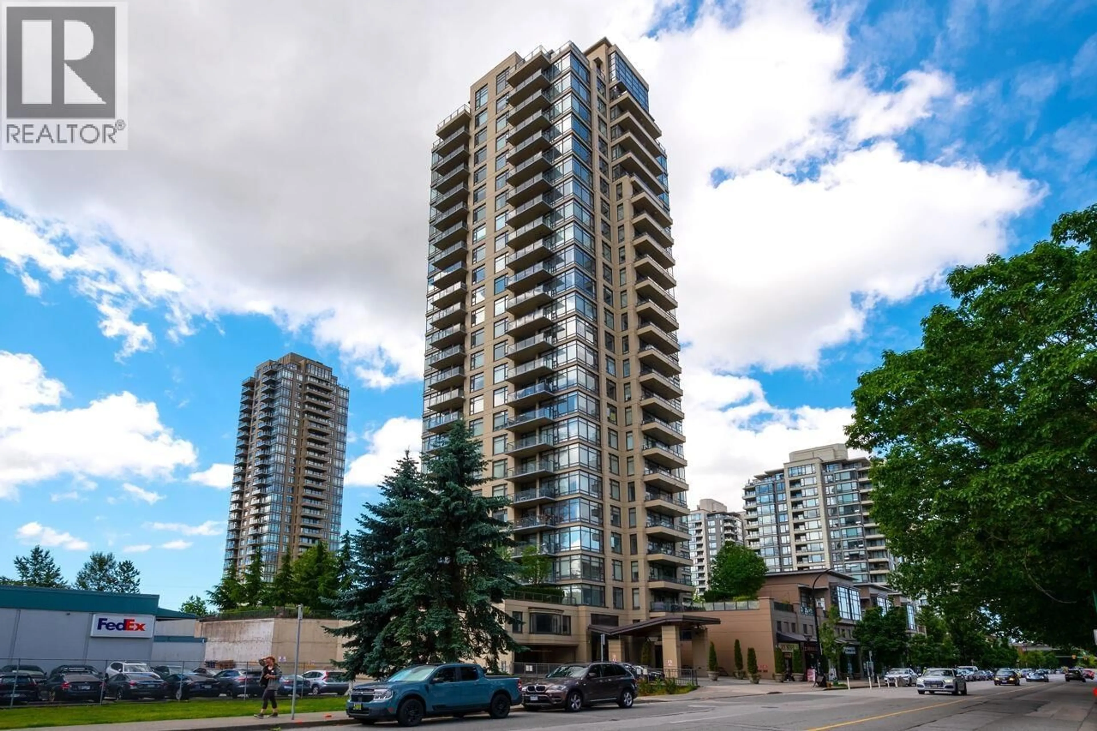 Patio, building for 401 - 4250 DAWSON STREET, Burnaby British Columbia V5C4B1