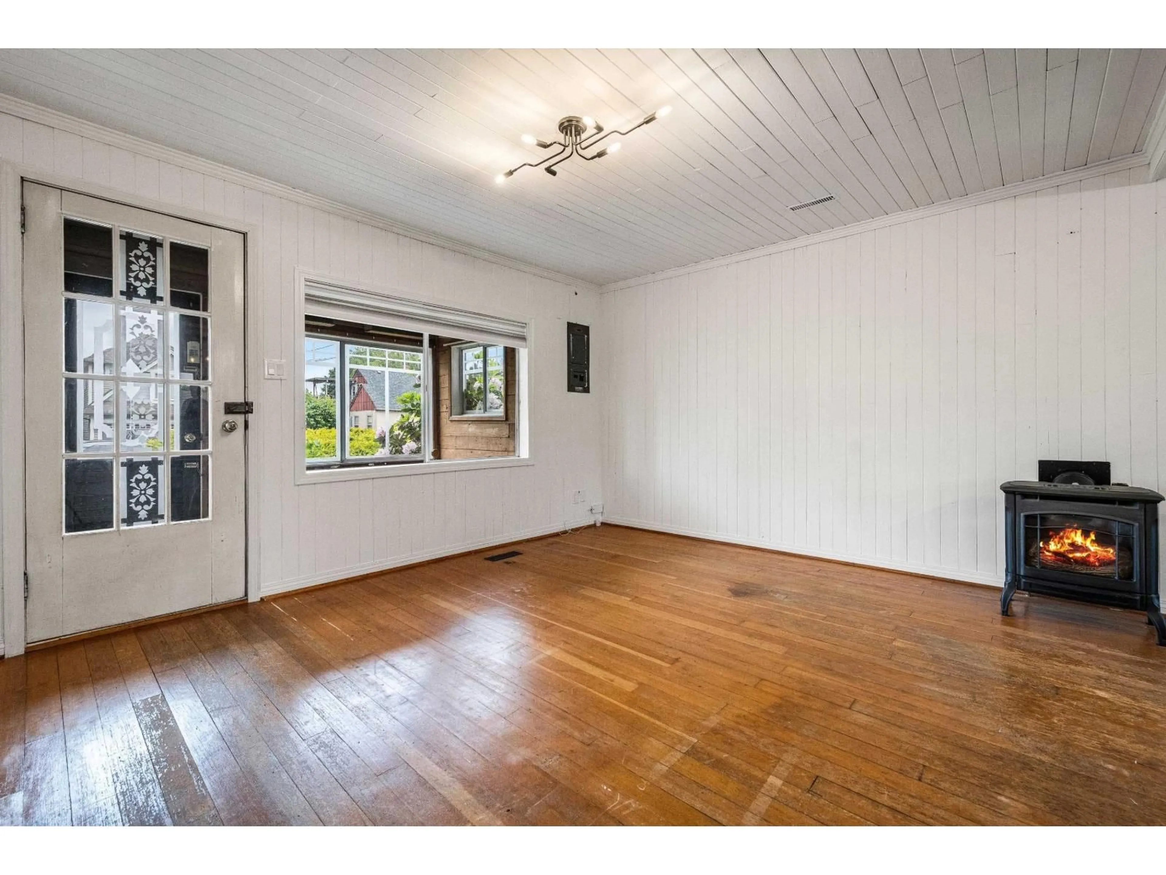 A pic of a room for 45748 LEWIS AVENUE, Chilliwack British Columbia V2P3C4