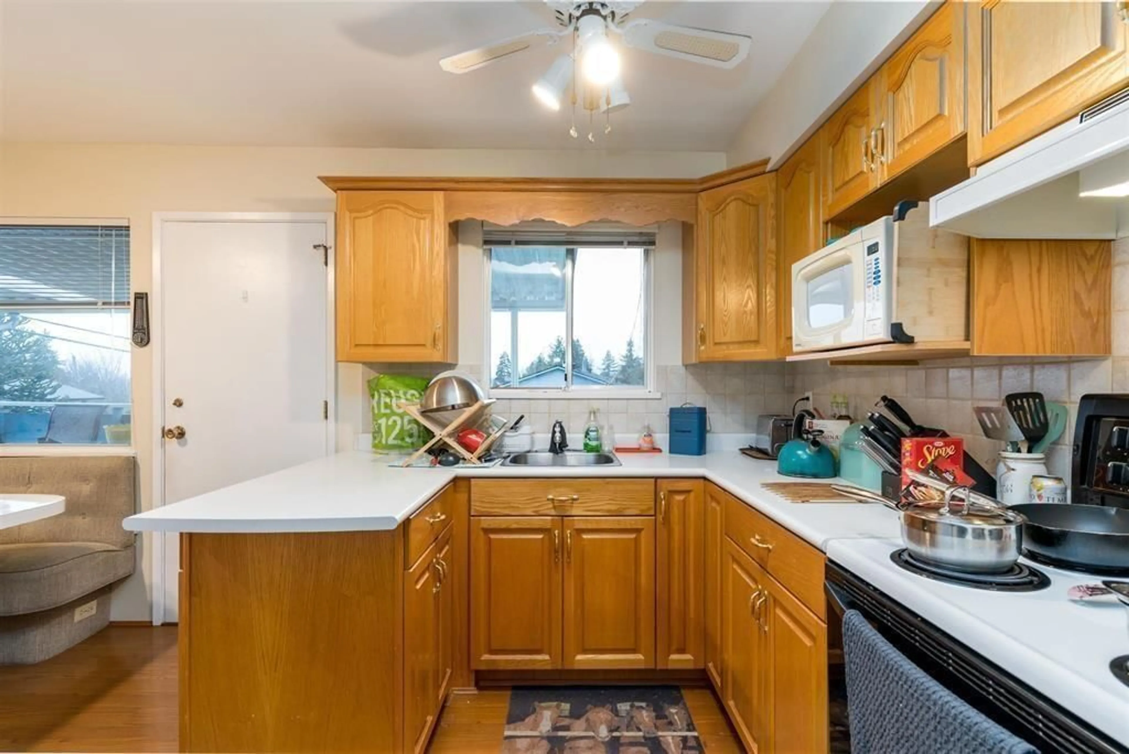 Standard kitchen, unknown for 11275 KENDALE WAY, Delta British Columbia V4C3P8