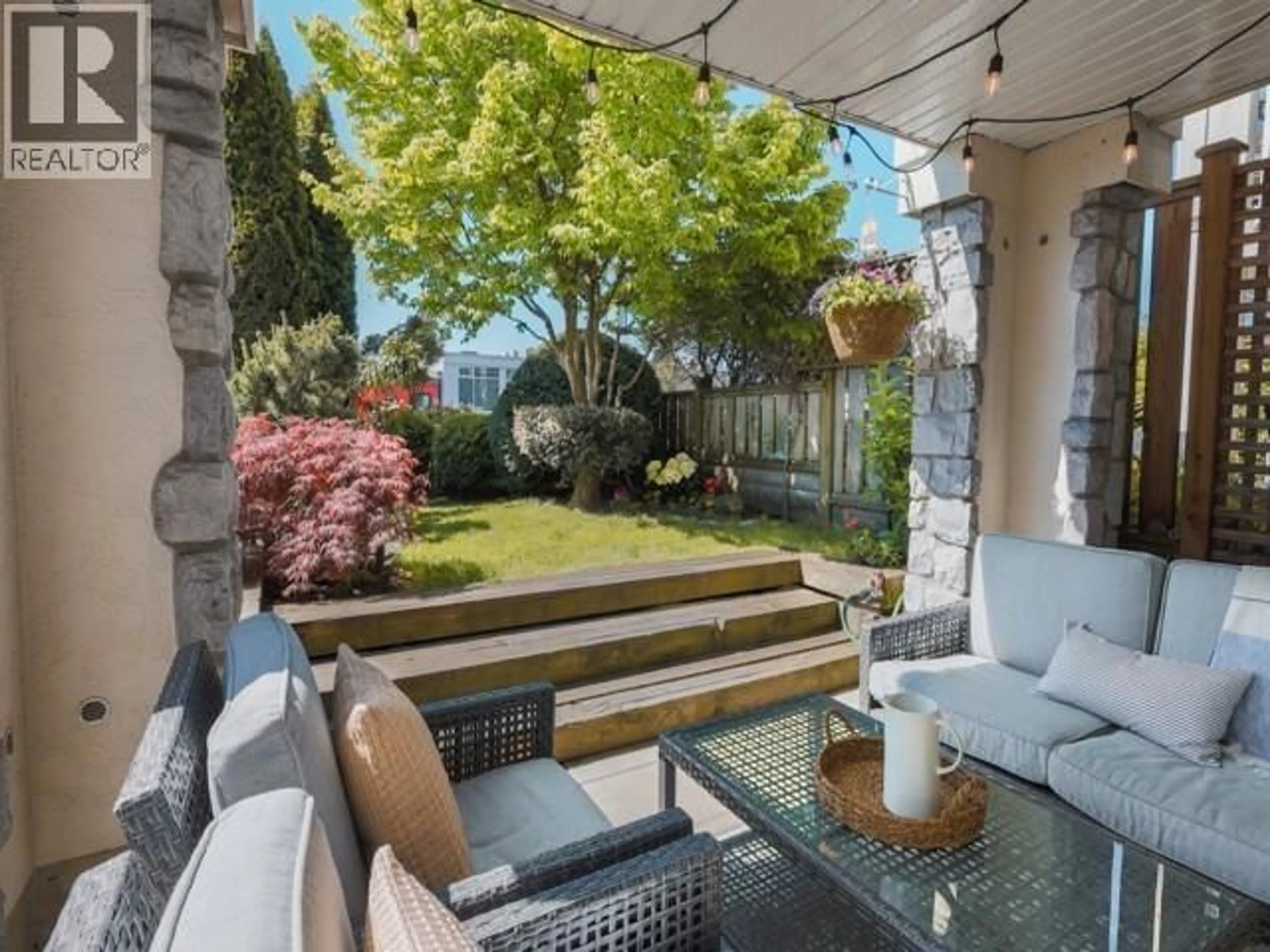 Patio, street for 104 - 365 1ST STREET, North Vancouver British Columbia V7L4W5
