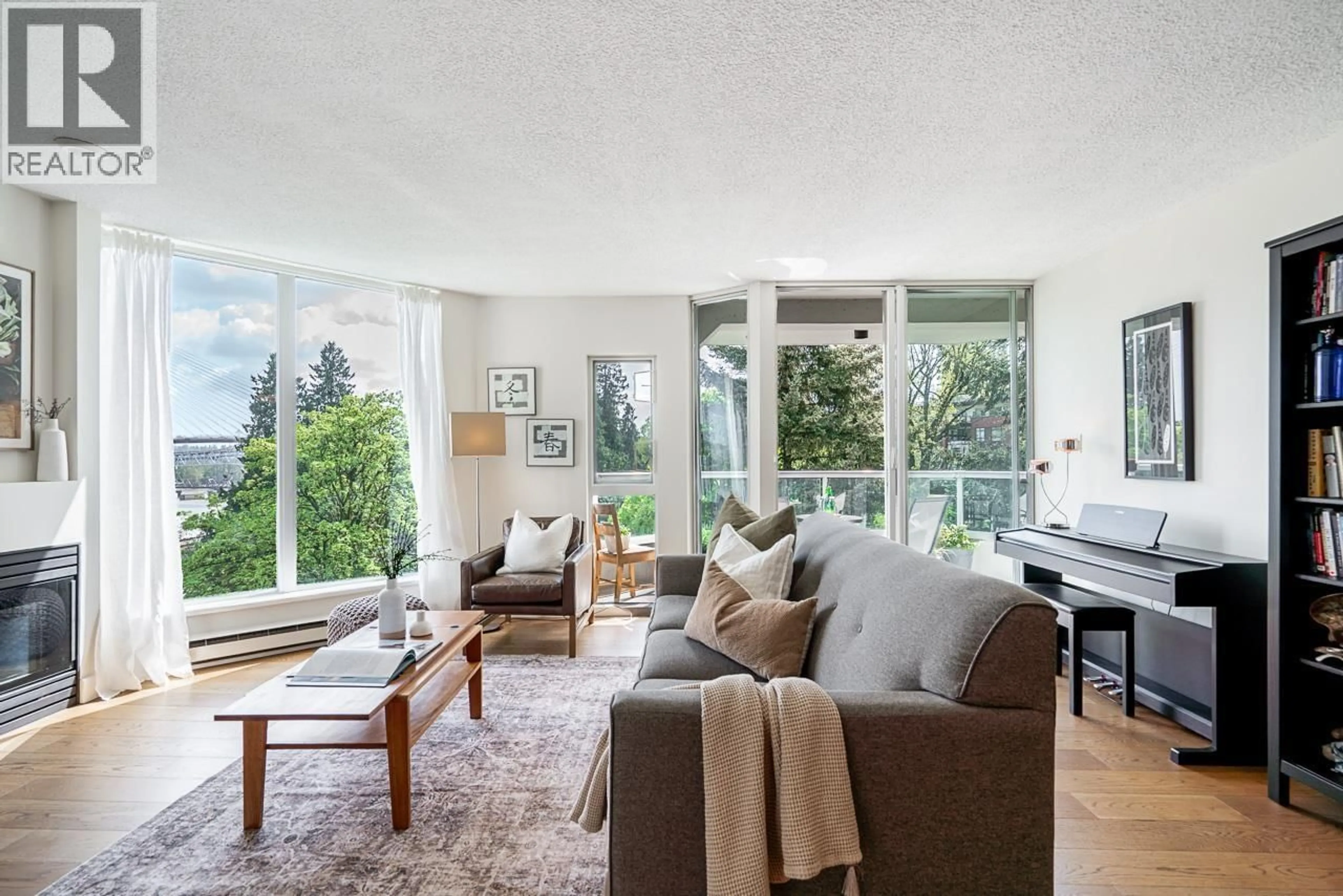 Living room with furniture, unknown for 706 - 69 JAMIESON COURT, New Westminster British Columbia V3L5R3
