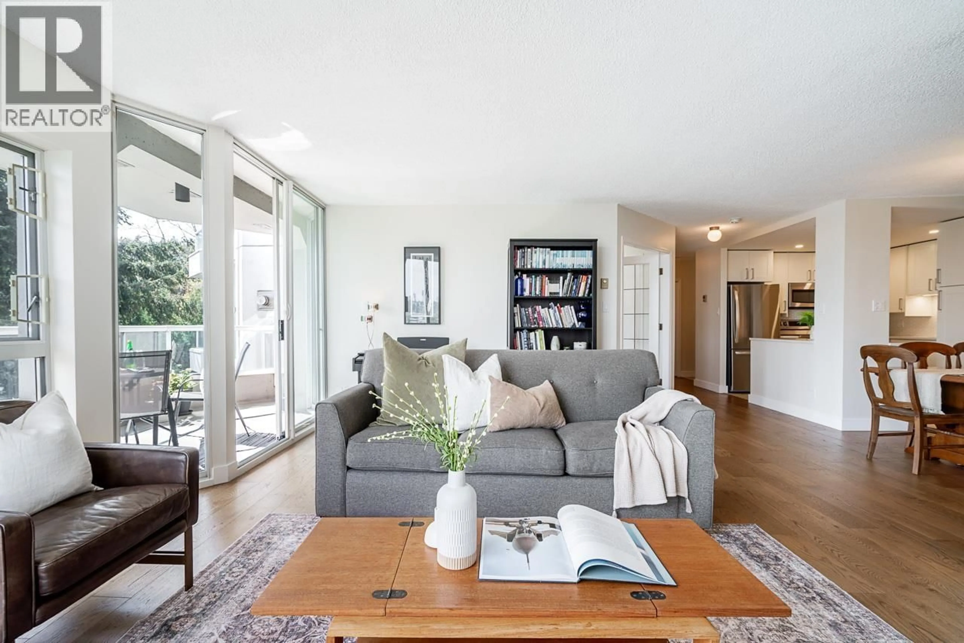 Living room with furniture, unknown for 706 - 69 JAMIESON COURT, New Westminster British Columbia V3L5R3