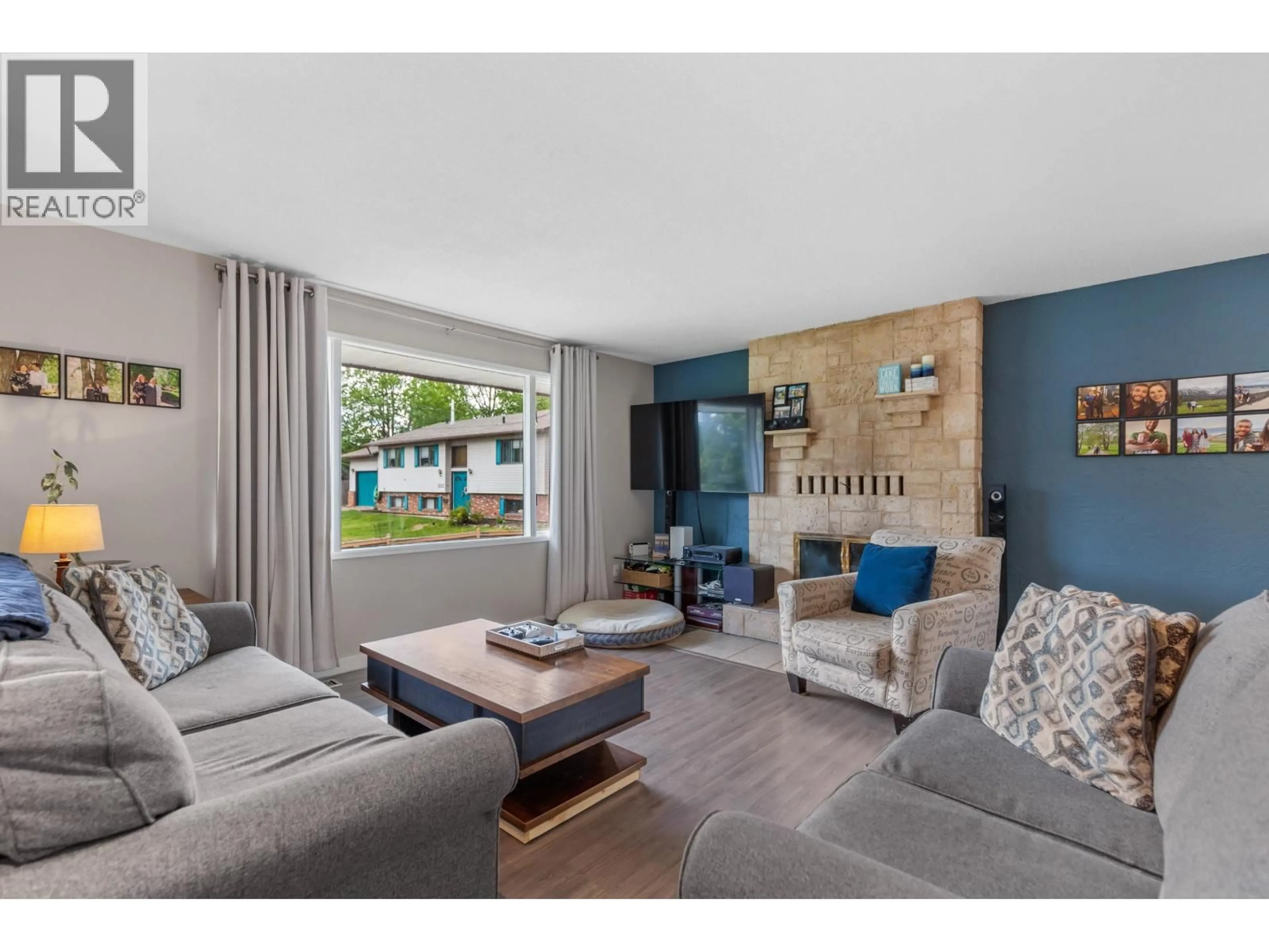Living room with furniture, unknown for 3127 WALLACE CRESCENT, Prince George British Columbia V2K3V4
