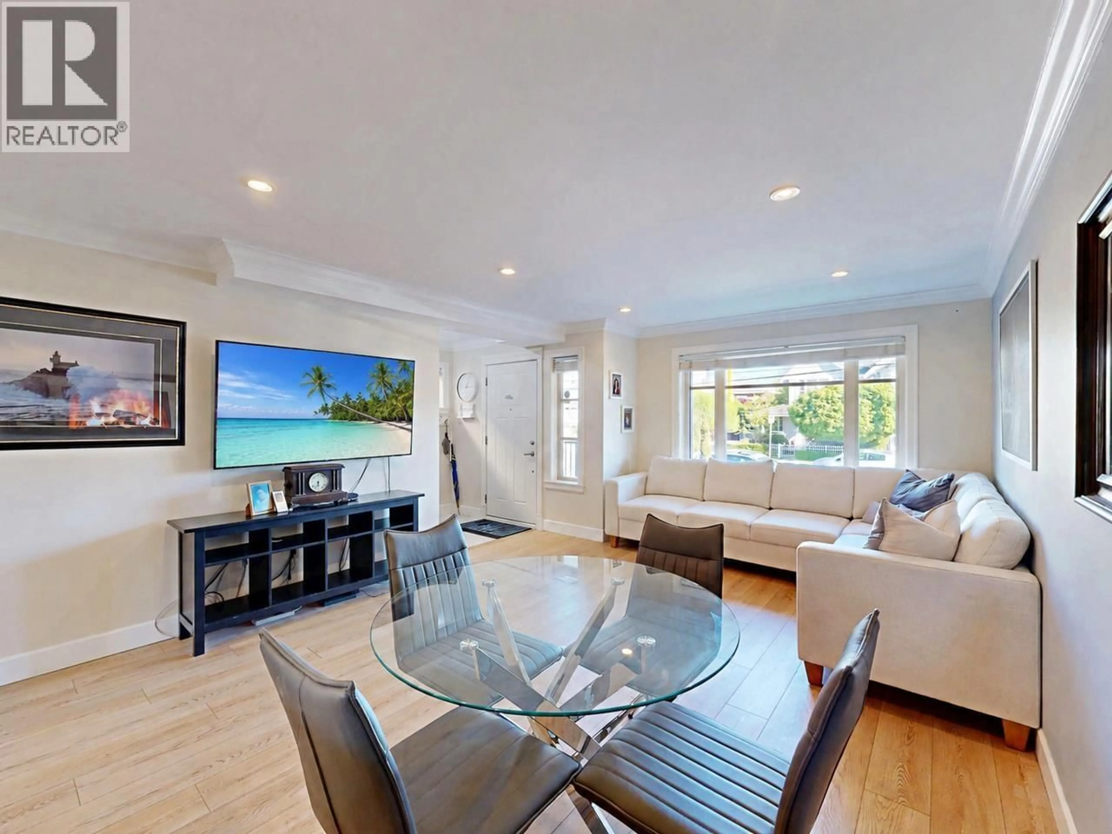 Living room with furniture, unknown for 7377 STRIDE AVENUE, Burnaby British Columbia V3N1V3