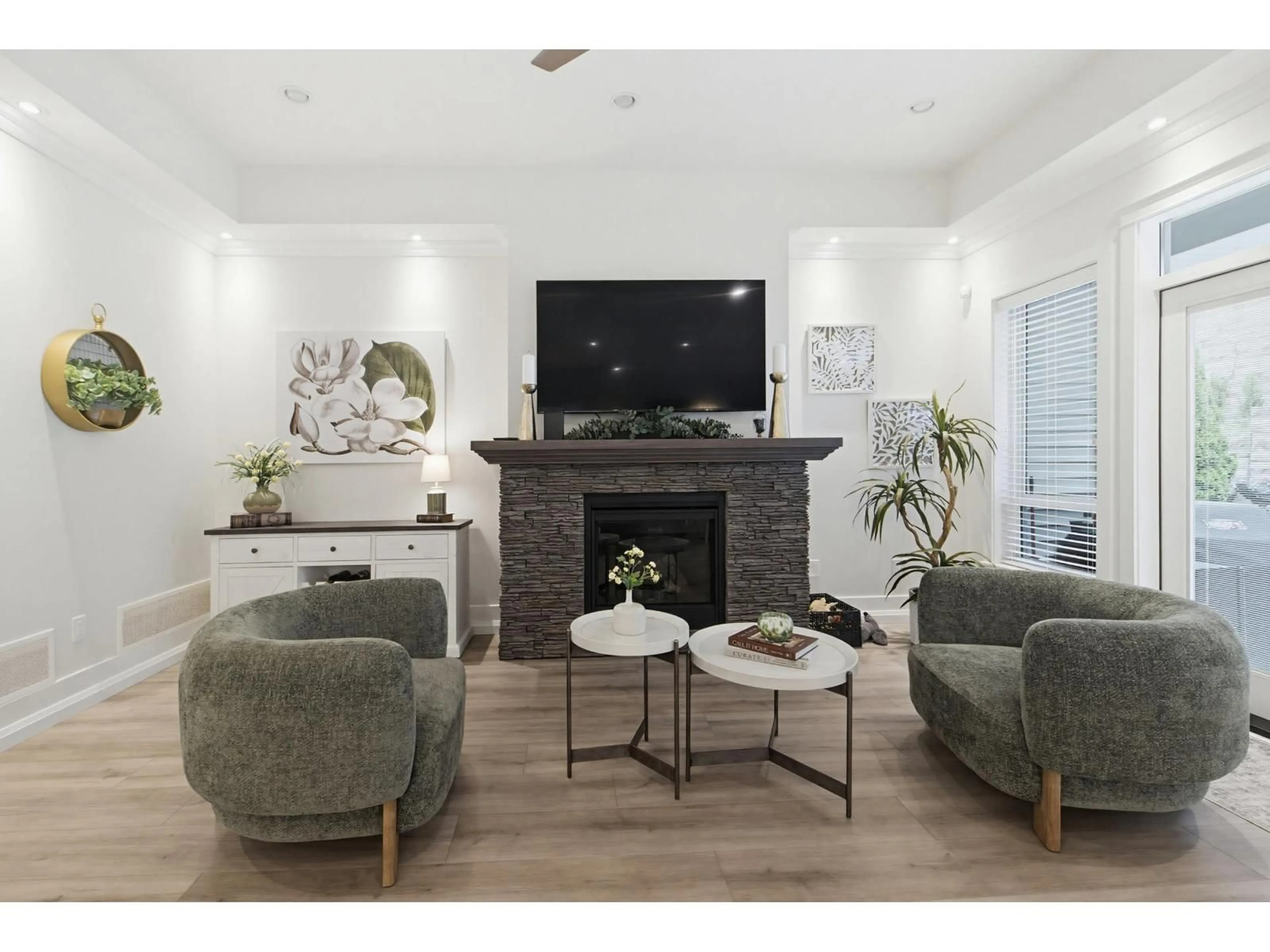 Living room with furniture, unknown for 9 - 35259 STRAITON ROAD, Abbotsford British Columbia V2S0H1