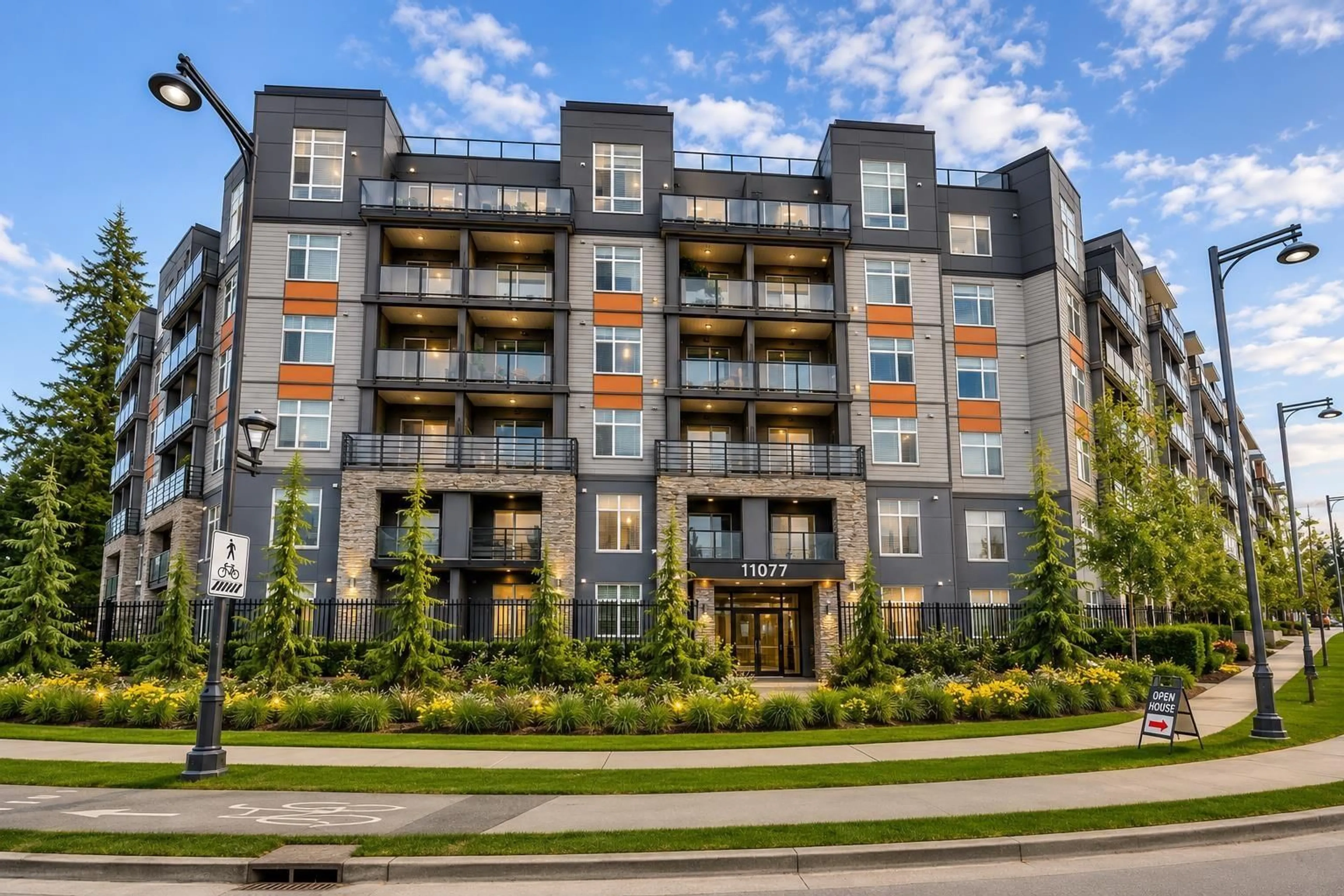 Patio, building for 326 - 11077 RAVINE ROAD, Surrey British Columbia V3T0R7