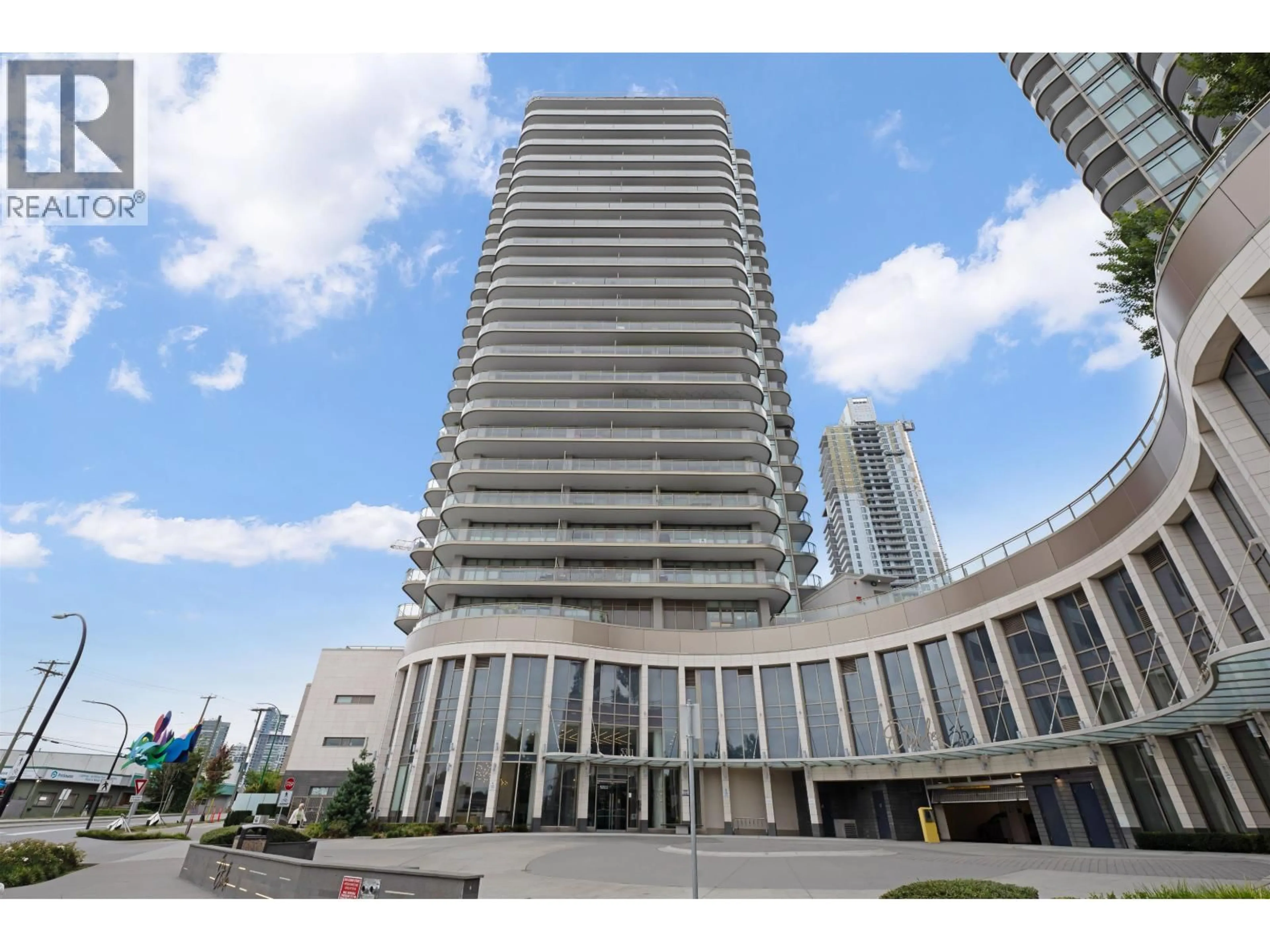 Indoor foyer for 1007 - 5311 GORING STREET, Burnaby British Columbia V5B0B5