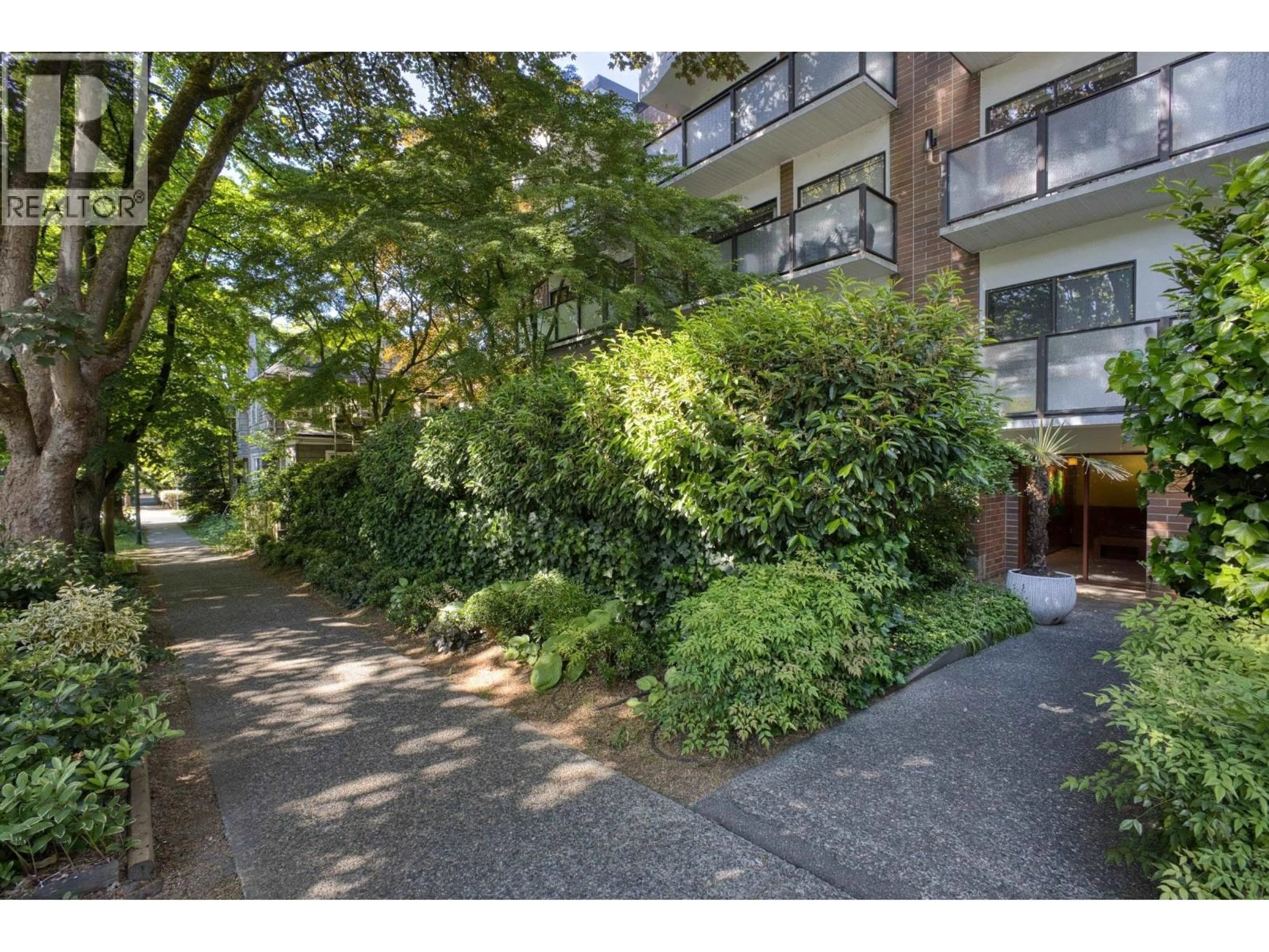 A pic from outside/outdoor area/front of a property/back of a property/a pic from drone, street for 309 - 1535 NELSON STREET, Vancouver British Columbia V6G1M2