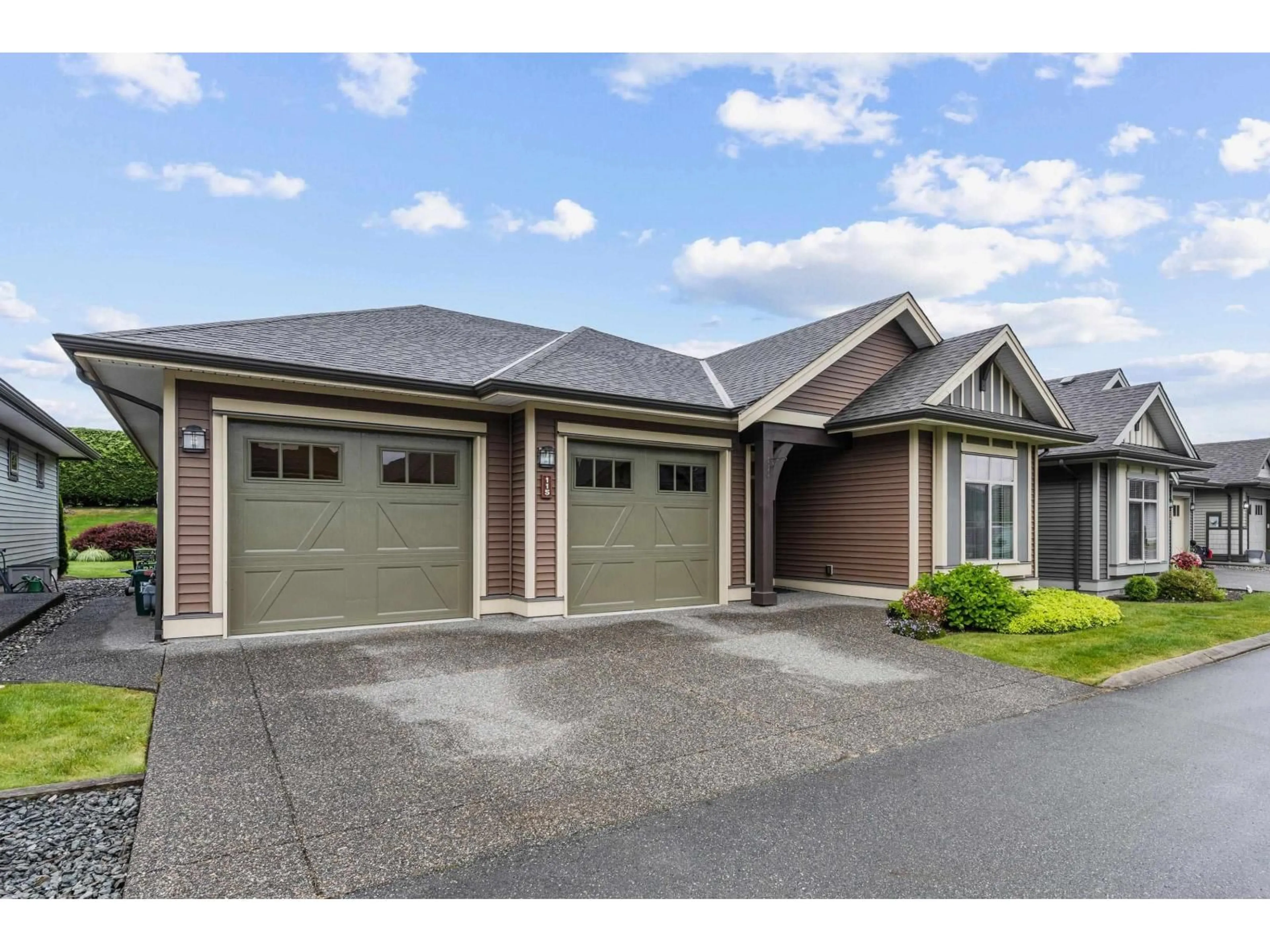 Home with vinyl exterior material, street for 115 - 45900 SOUTH SUMAS ROAD, Chilliwack British Columbia V2R0S9