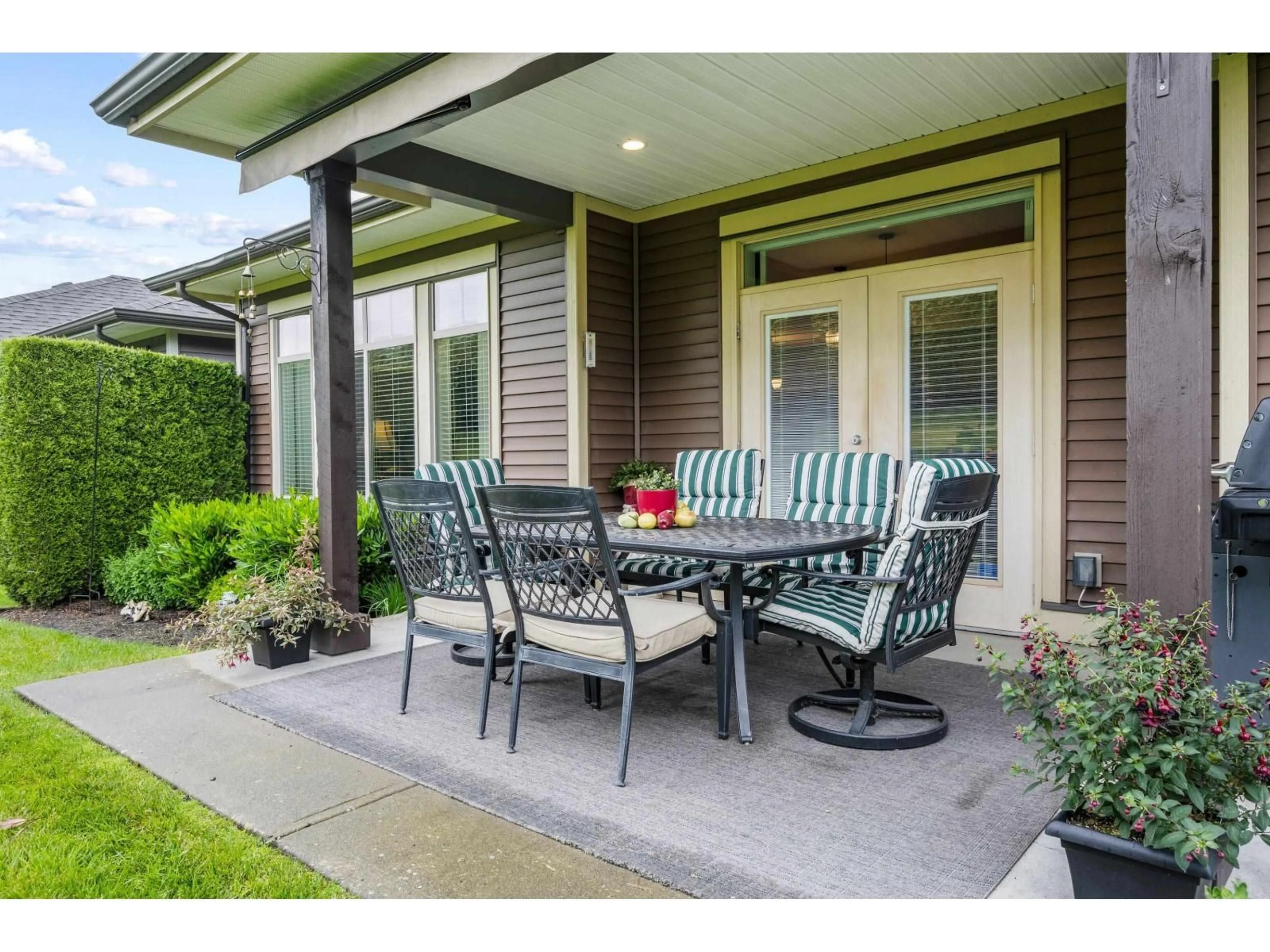 Patio, street for 115 - 45900 SOUTH SUMAS ROAD, Chilliwack British Columbia V2R0S9