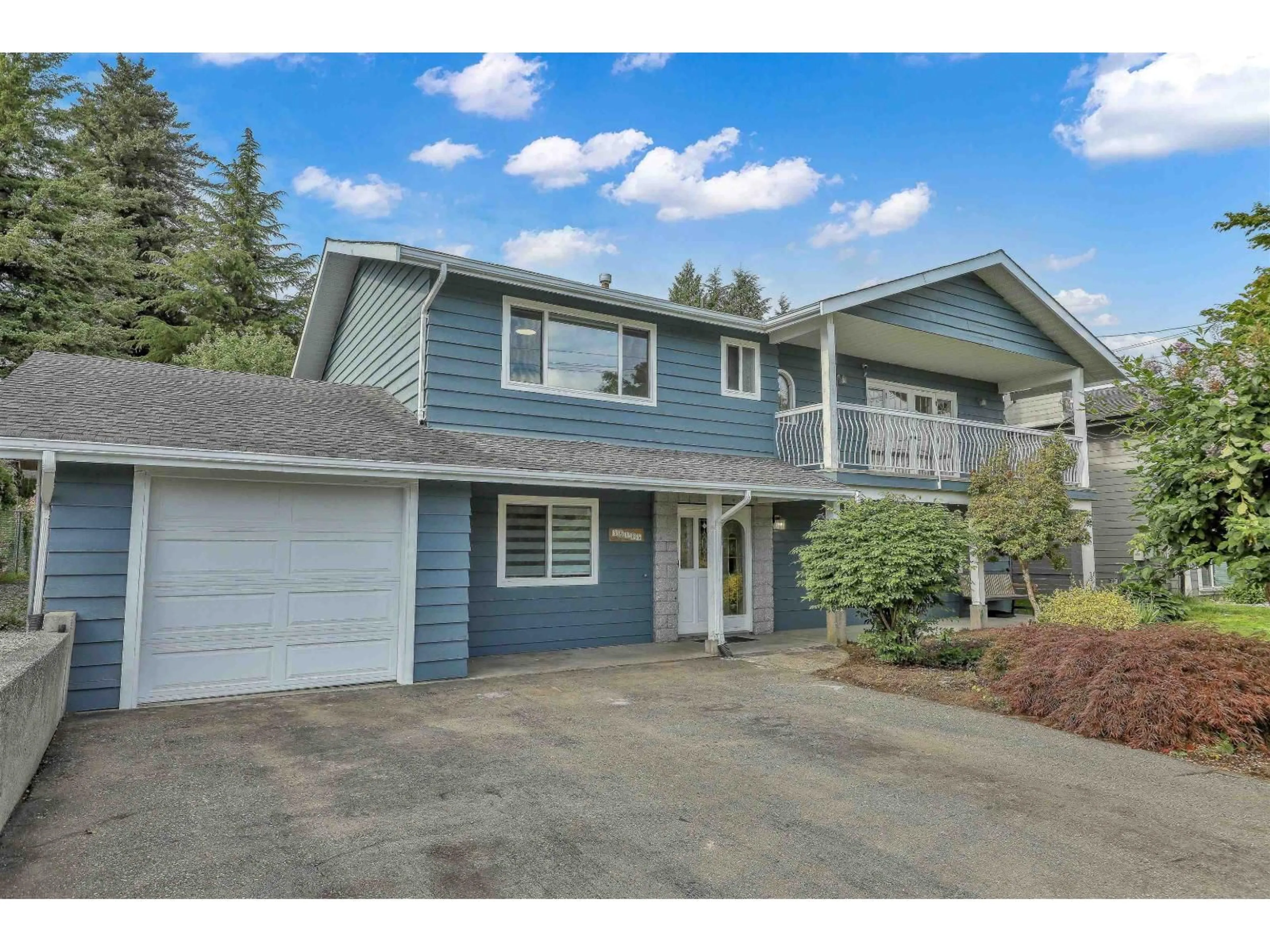 Home with vinyl exterior material, street for 35163 EWERT AVENUE, Mission British Columbia V2V6S7