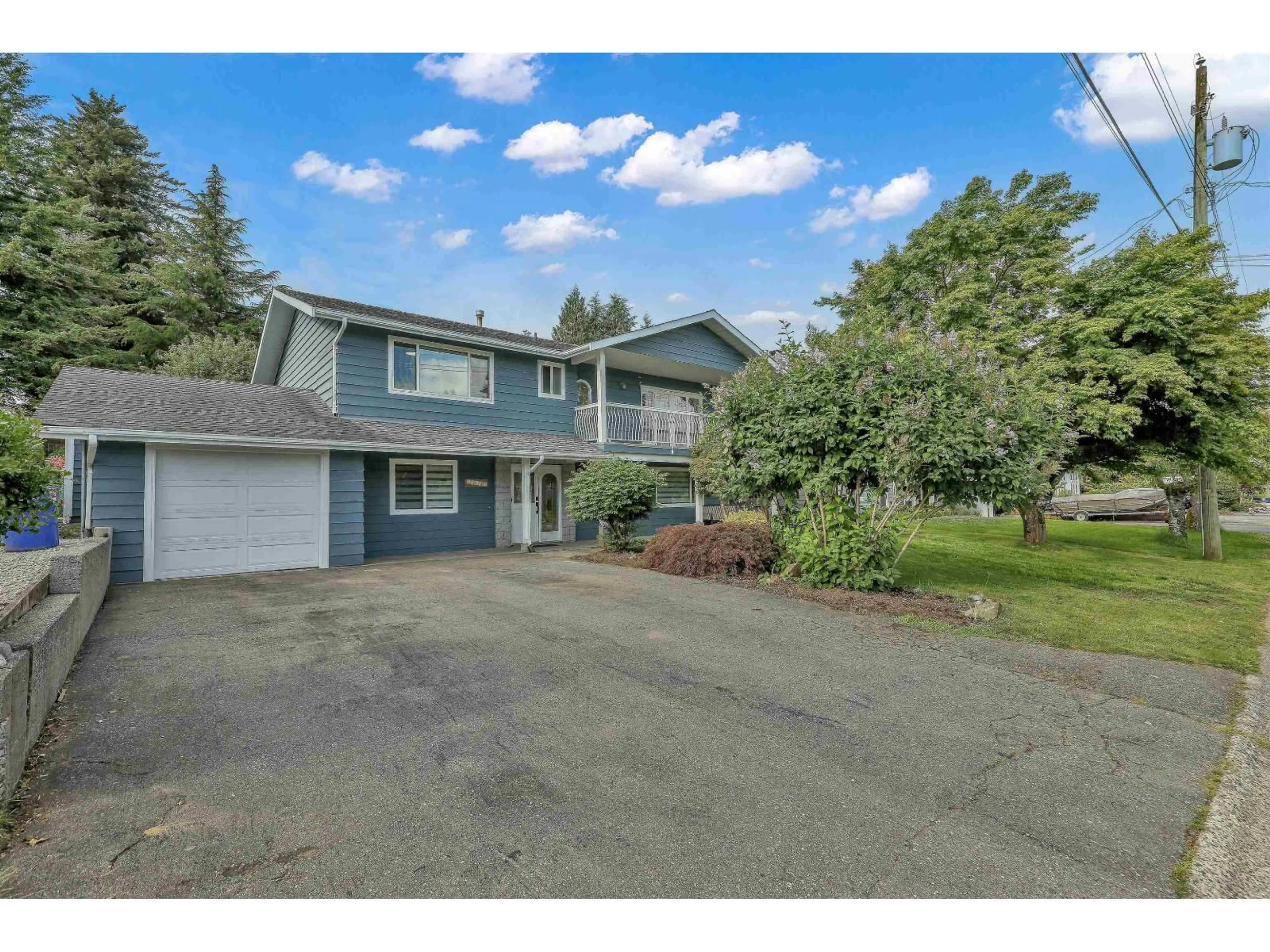 A pic from outside/outdoor area/front of a property/back of a property/a pic from drone, street for 35163 EWERT AVENUE, Mission British Columbia V2V6S7