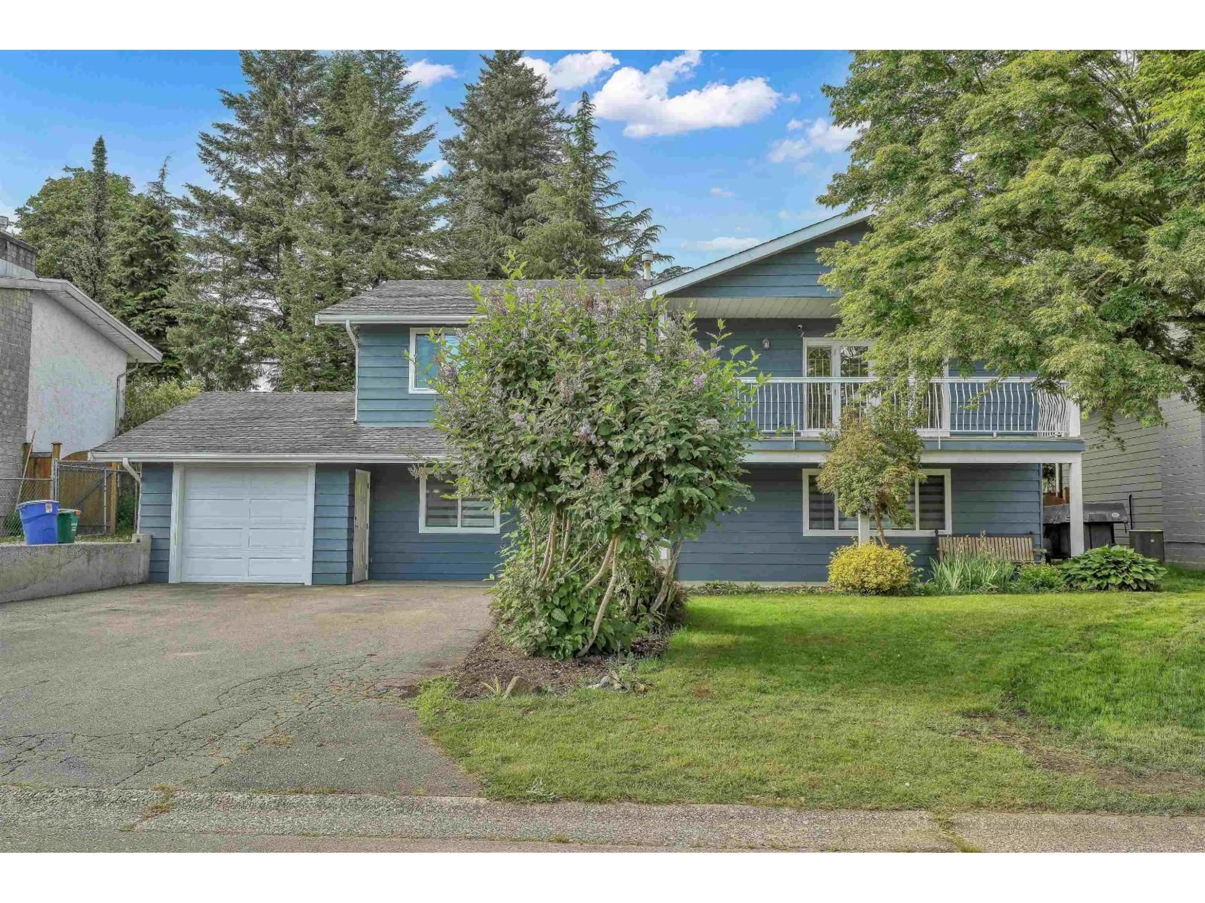 Home with vinyl exterior material, street for 35163 EWERT AVENUE, Mission British Columbia V2V6S7