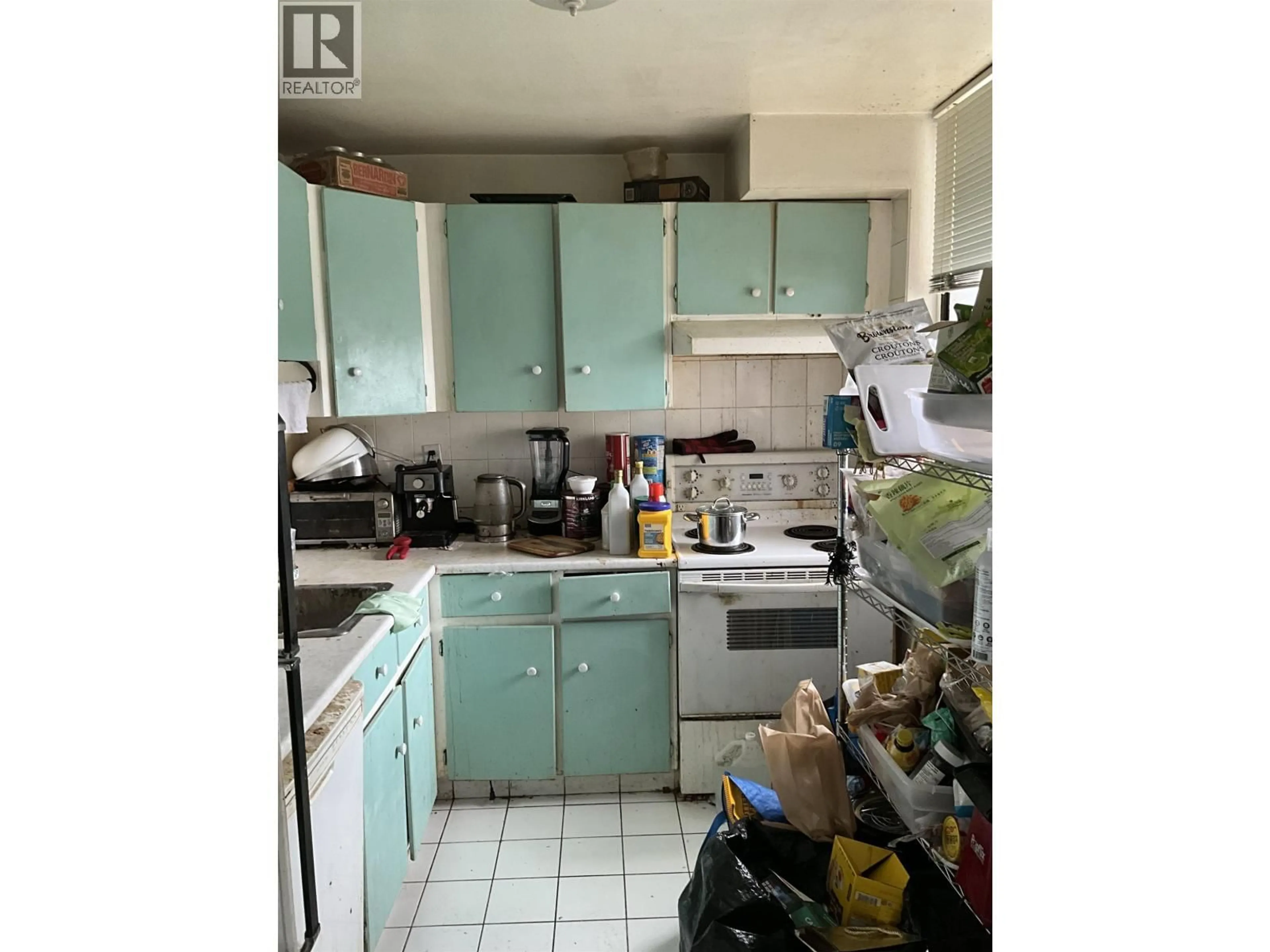 Standard kitchen, unknown for 1705 - 9280 SALISH COURT, Burnaby British Columbia V3J7J8