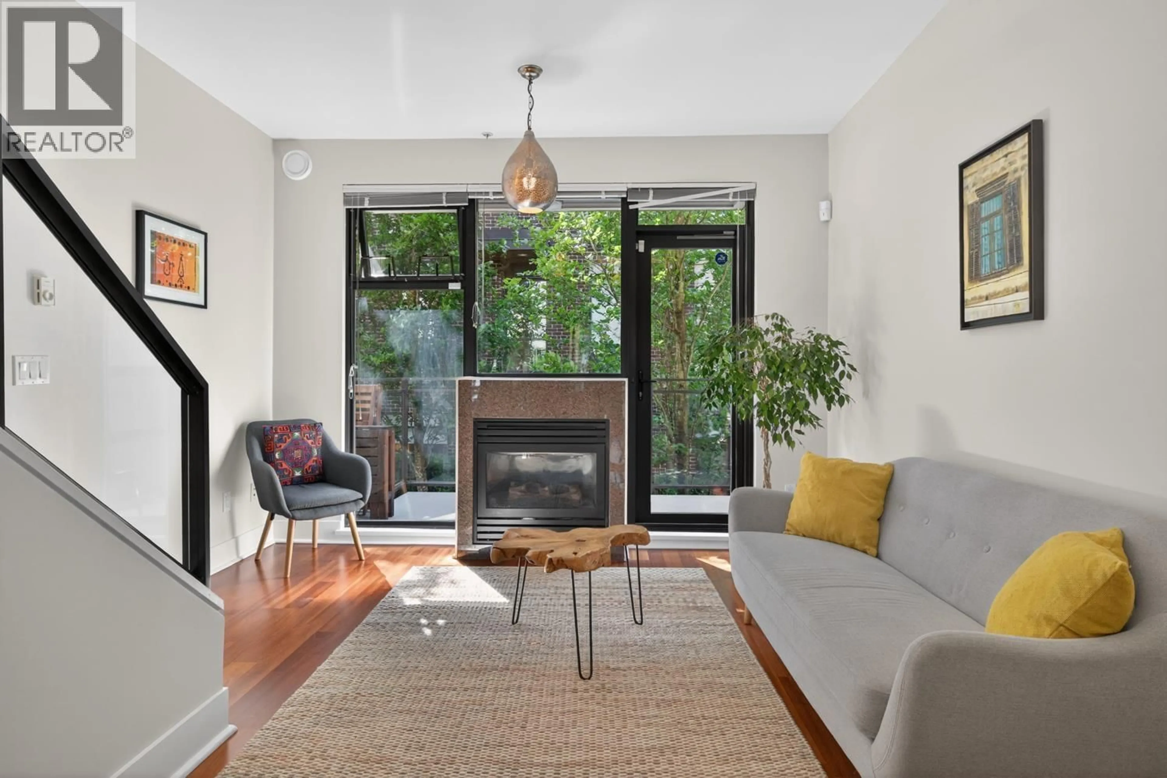 Living room with furniture, unknown for 3683 COMMERCIAL STREET, Vancouver British Columbia V5N4G1