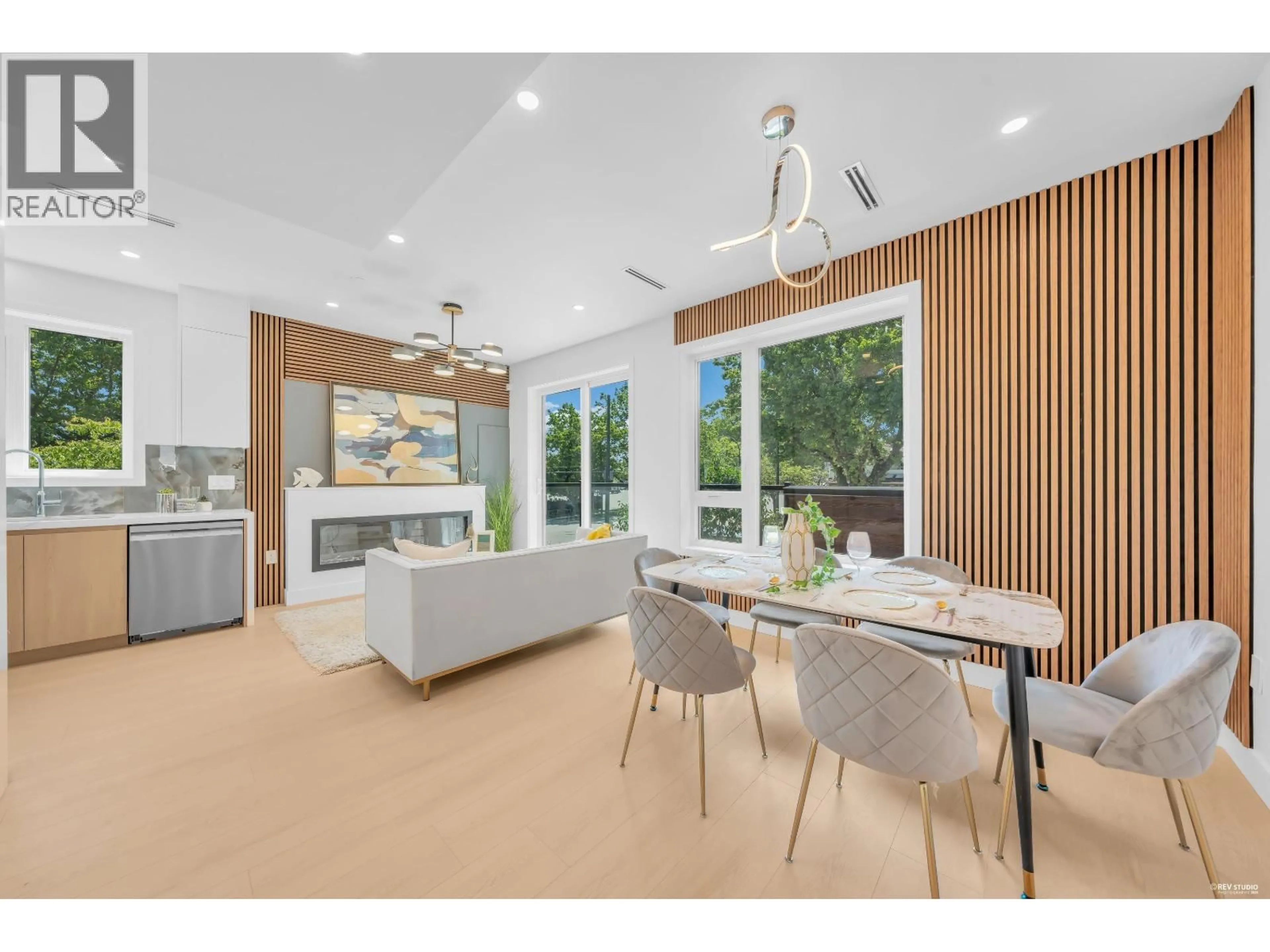 Unknown for 2 - 2893 ETON STREET, Vancouver British Columbia V5K1K4