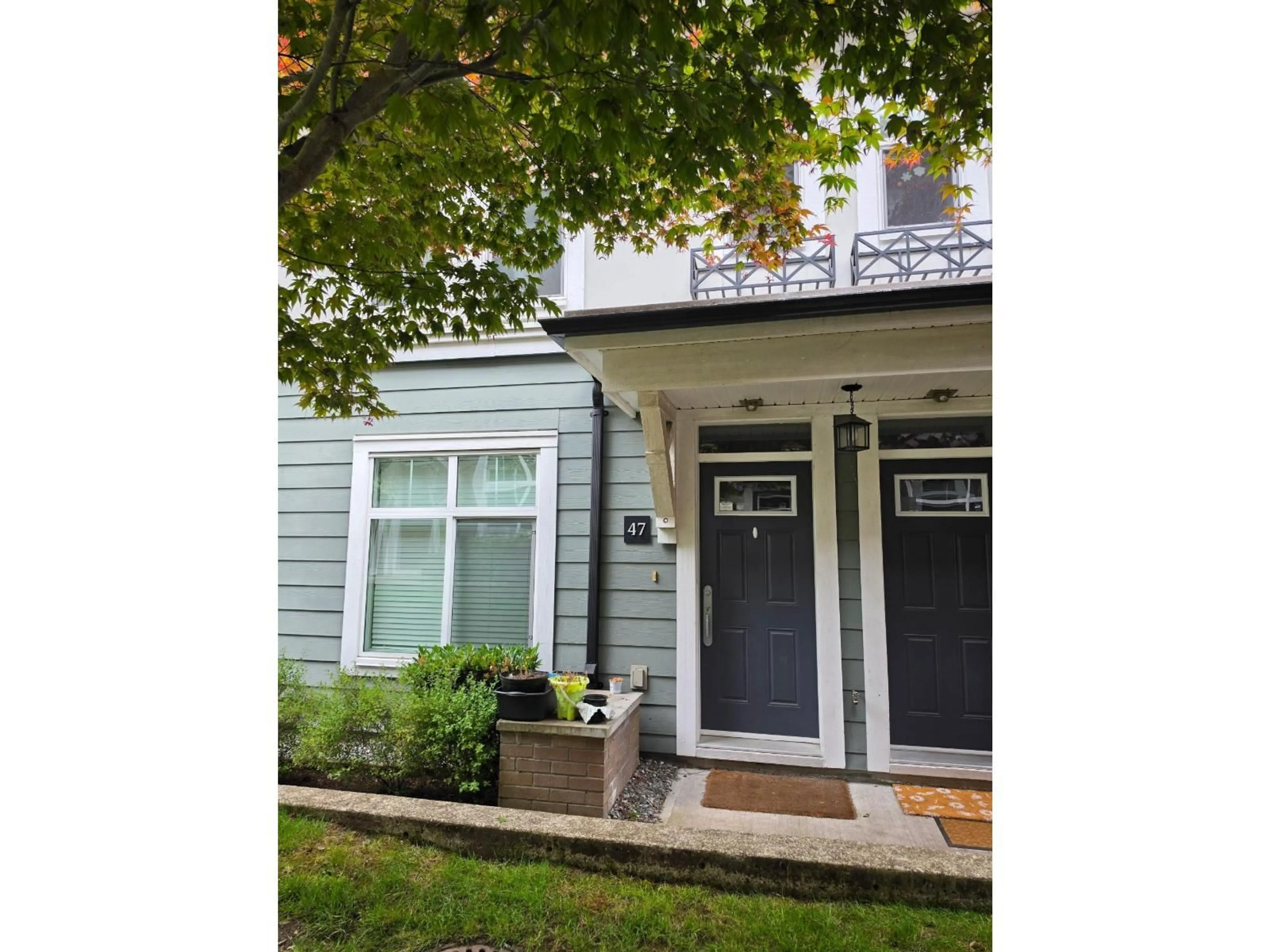 Home with vinyl exterior material, street for 47 - 15833 26 AVENUE, Surrey British Columbia V3Z2X5