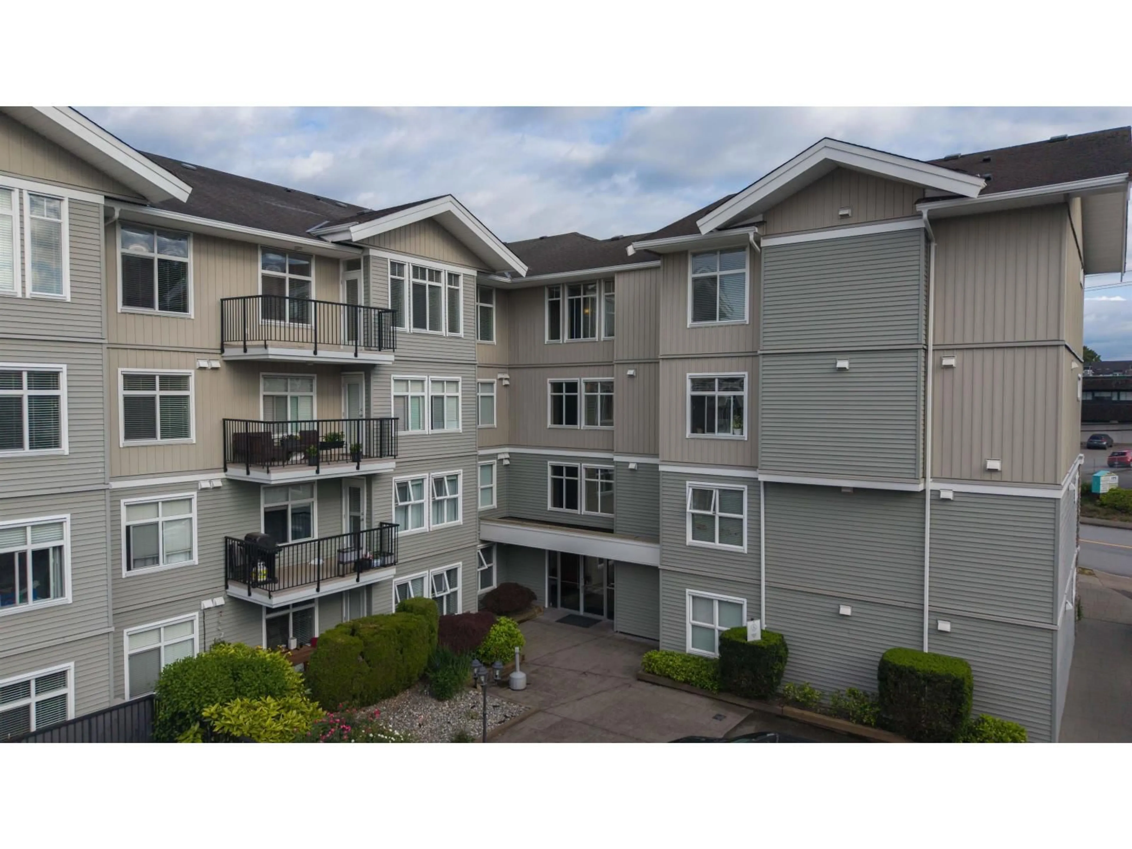 A pic from outside/outdoor area/front of a property/back of a property/a pic from drone, unknown for 204 - 33255 OLD YALE ROAD, Abbotsford British Columbia V2S8R2