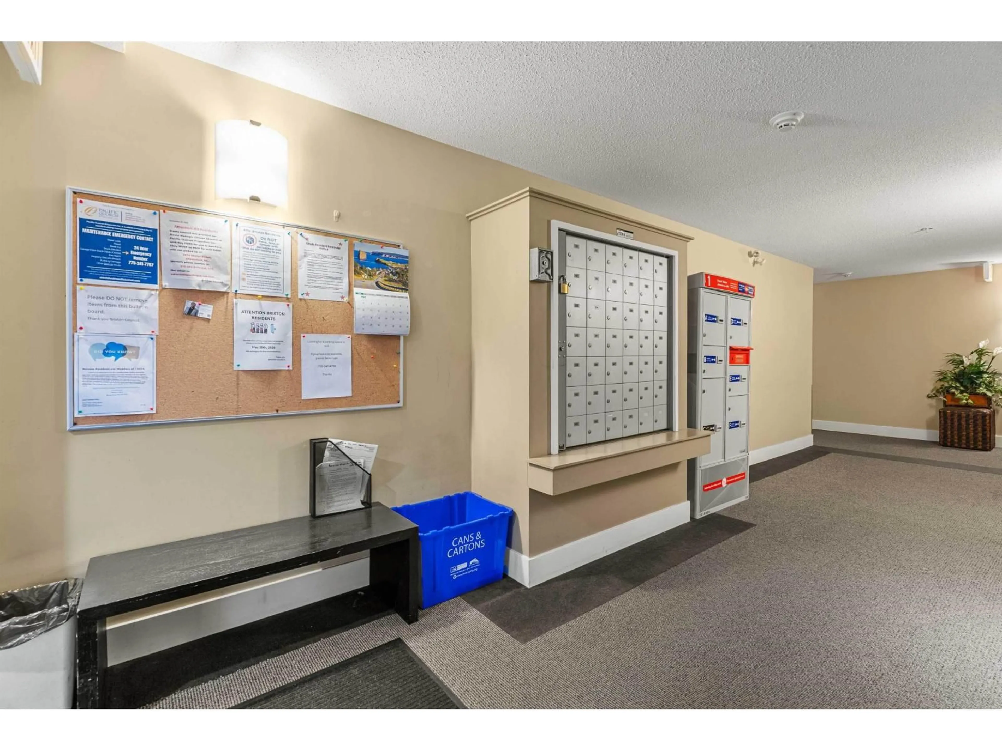 Indoor foyer for 204 - 33255 OLD YALE ROAD, Abbotsford British Columbia V2S8R2