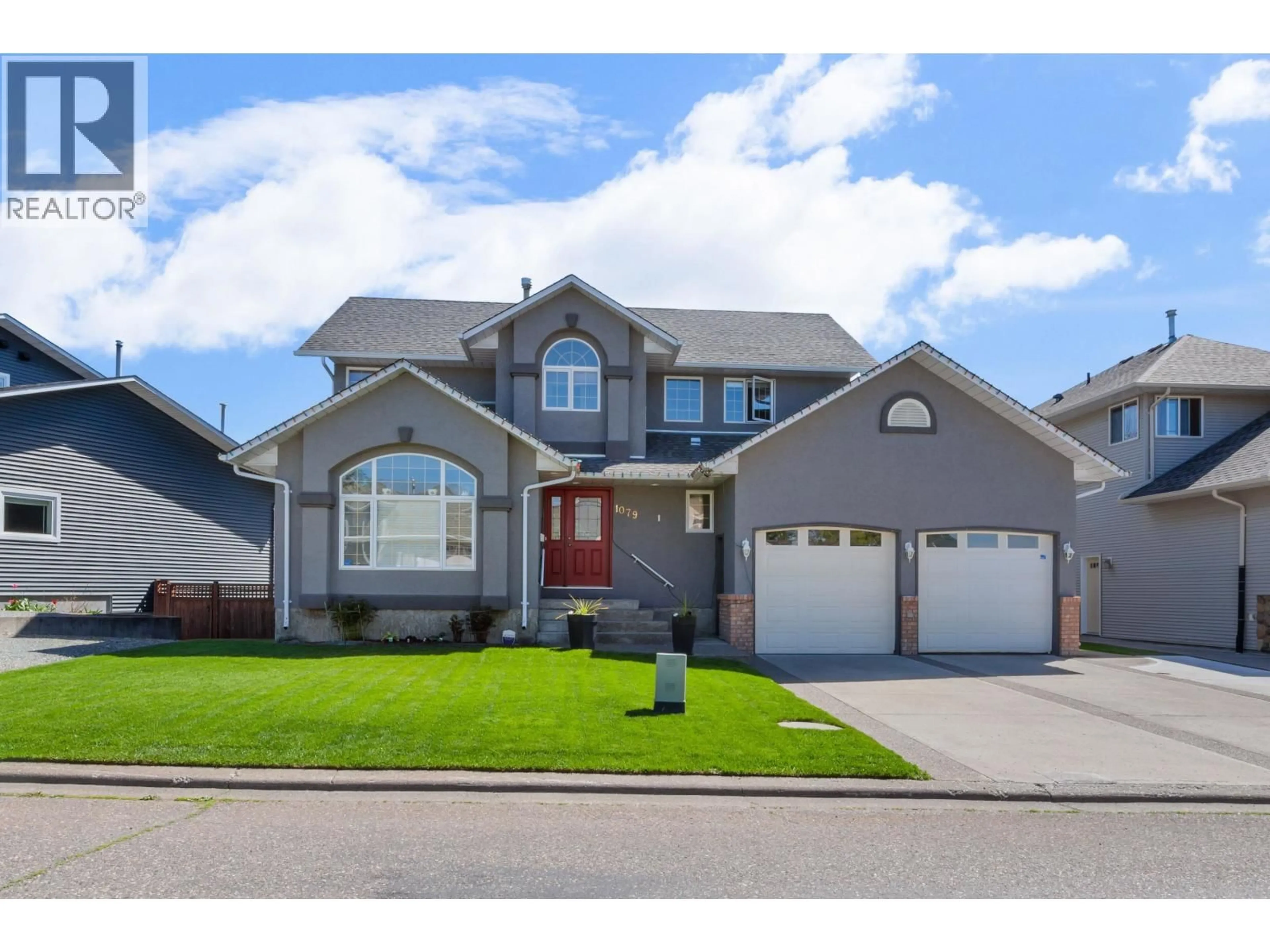 Home with vinyl exterior material, street for 1079 HERITAGE CRESCENT, Prince George British Columbia V2M6X2