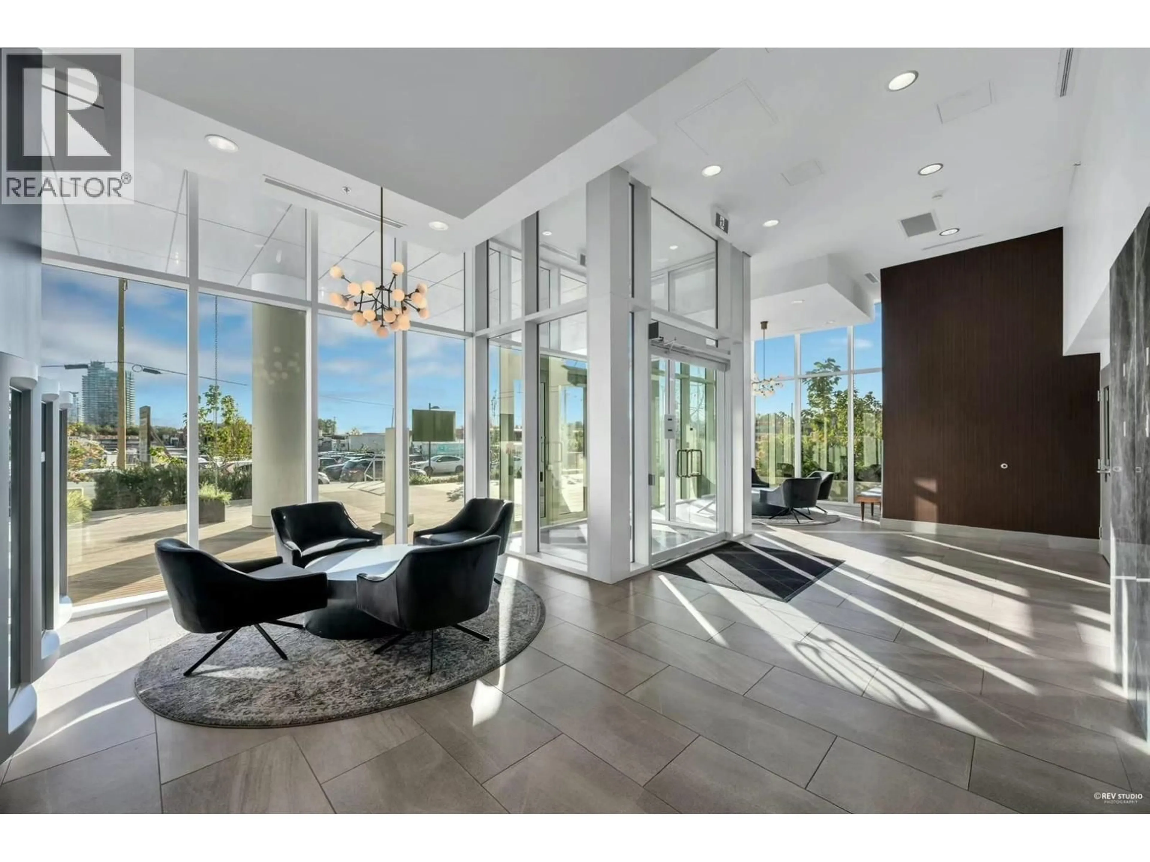 Indoor foyer for 1902 - 2311 BETA AVENUE, Burnaby British Columbia V5C0M1