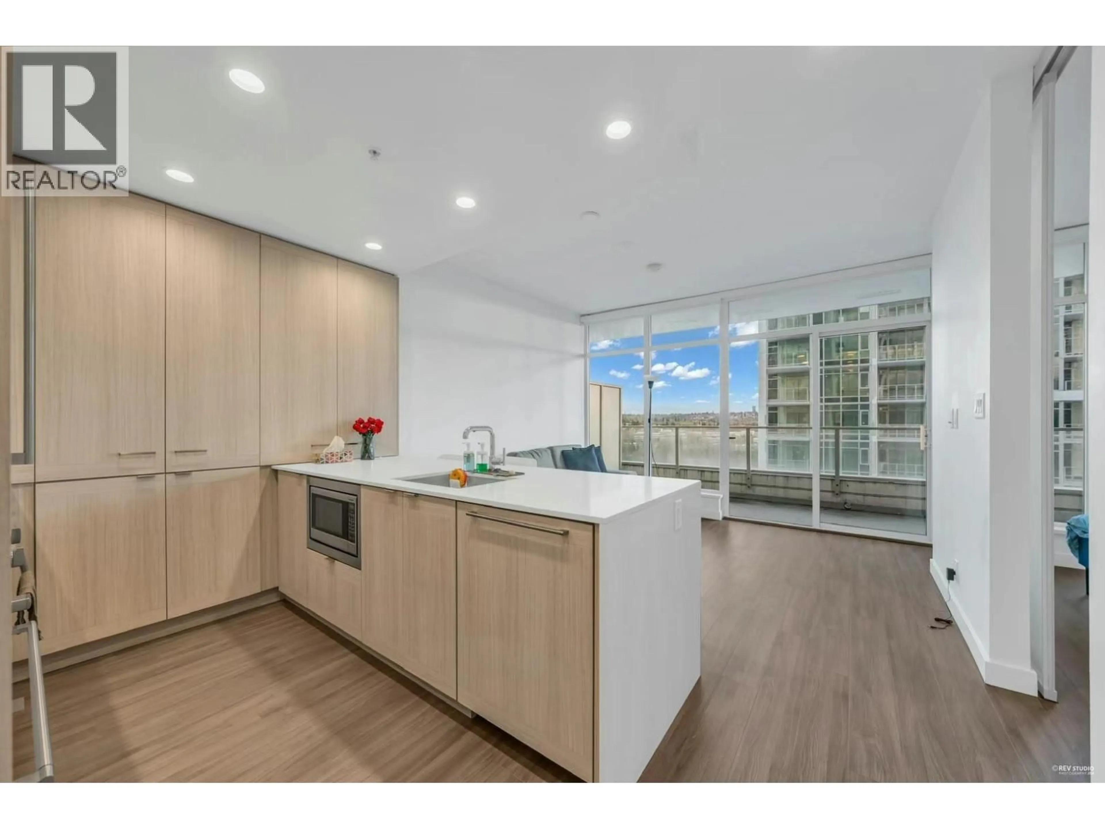 Open concept kitchen, unknown for 1902 - 2311 BETA AVENUE, Burnaby British Columbia V5C0M1