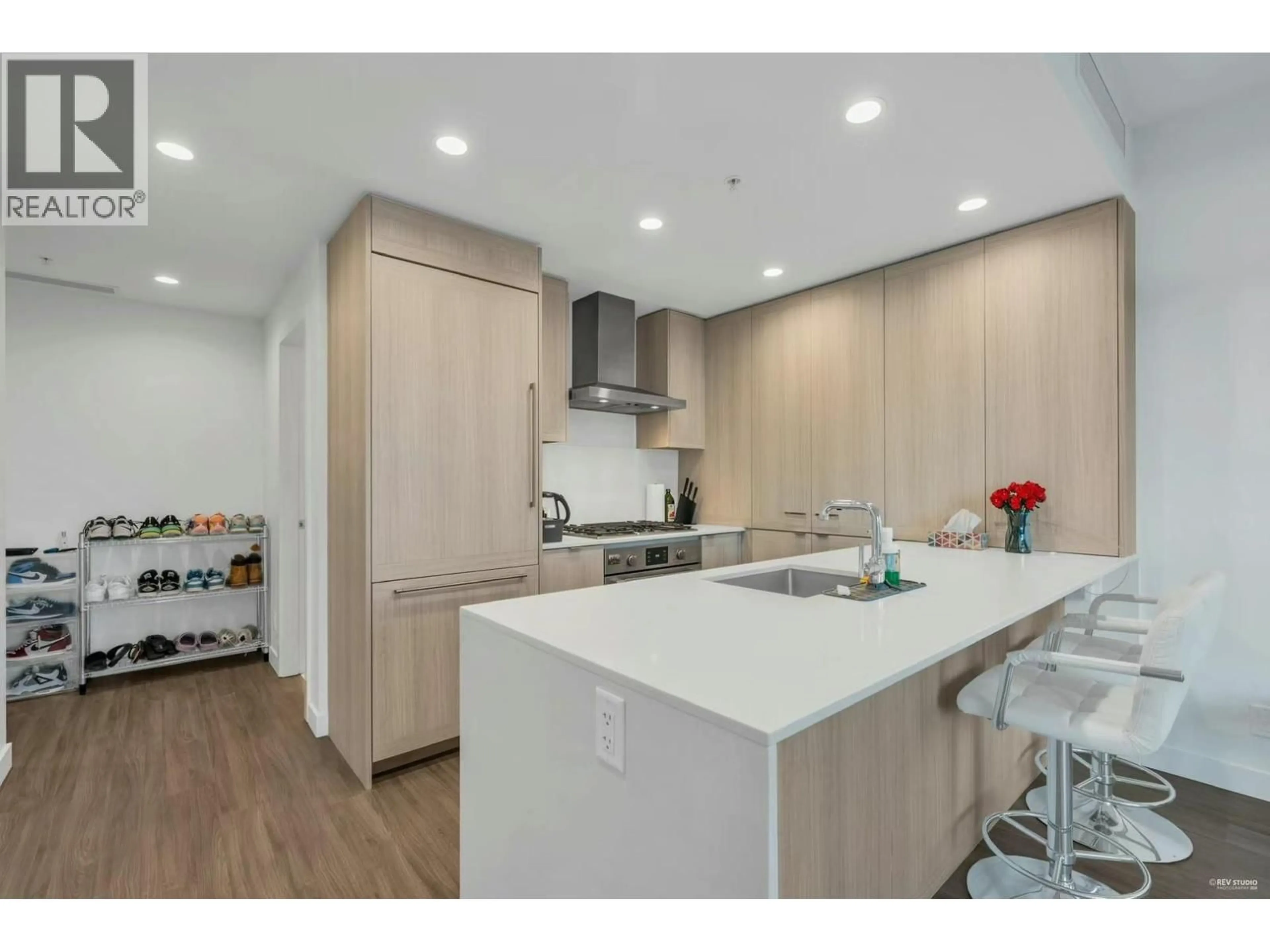 Open concept kitchen, unknown for 1902 - 2311 BETA AVENUE, Burnaby British Columbia V5C0M1