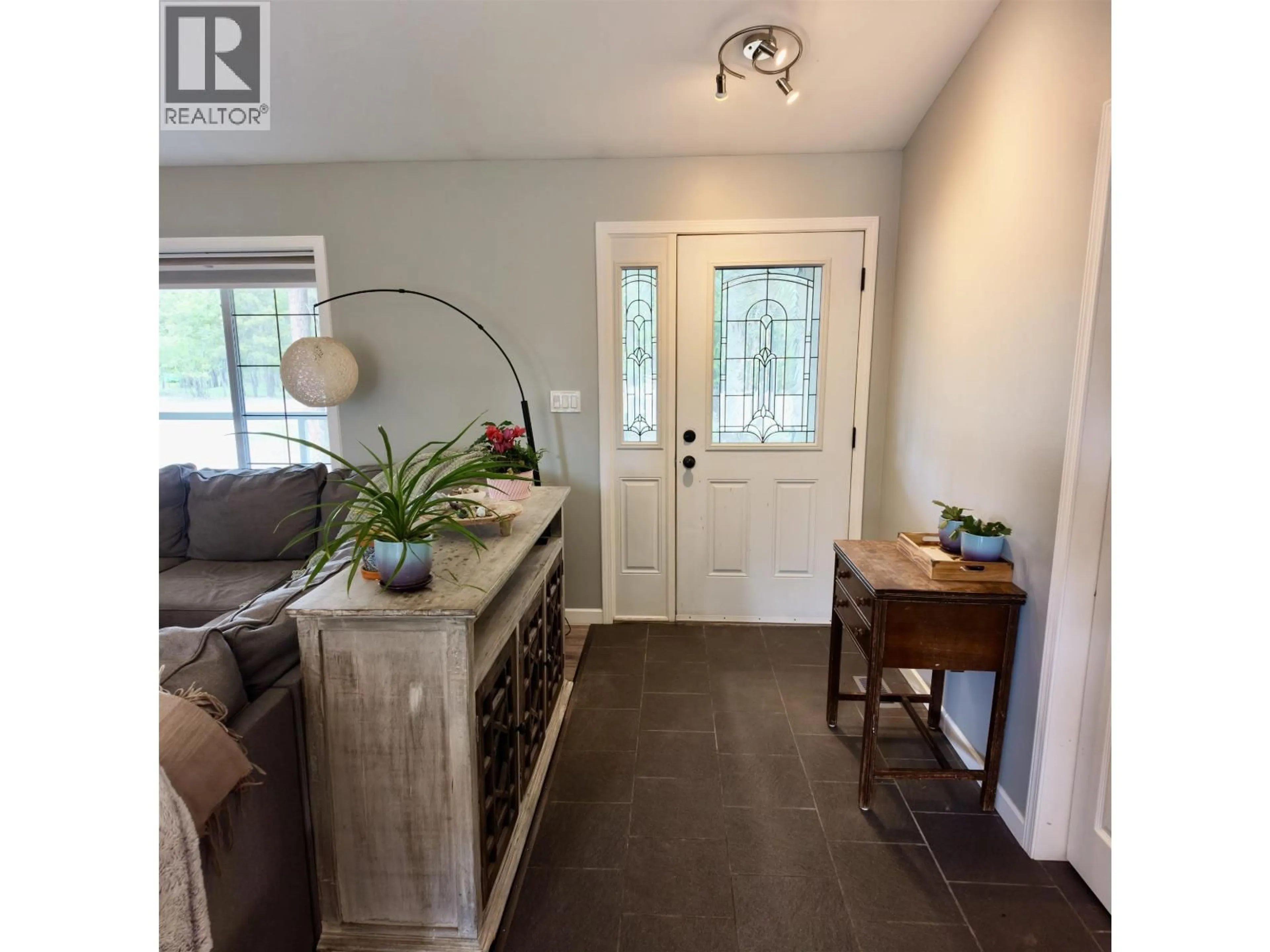 Indoor entryway for 4838 KITWANGA DRIVE, 108 Mile Ranch British Columbia V0K2Z0