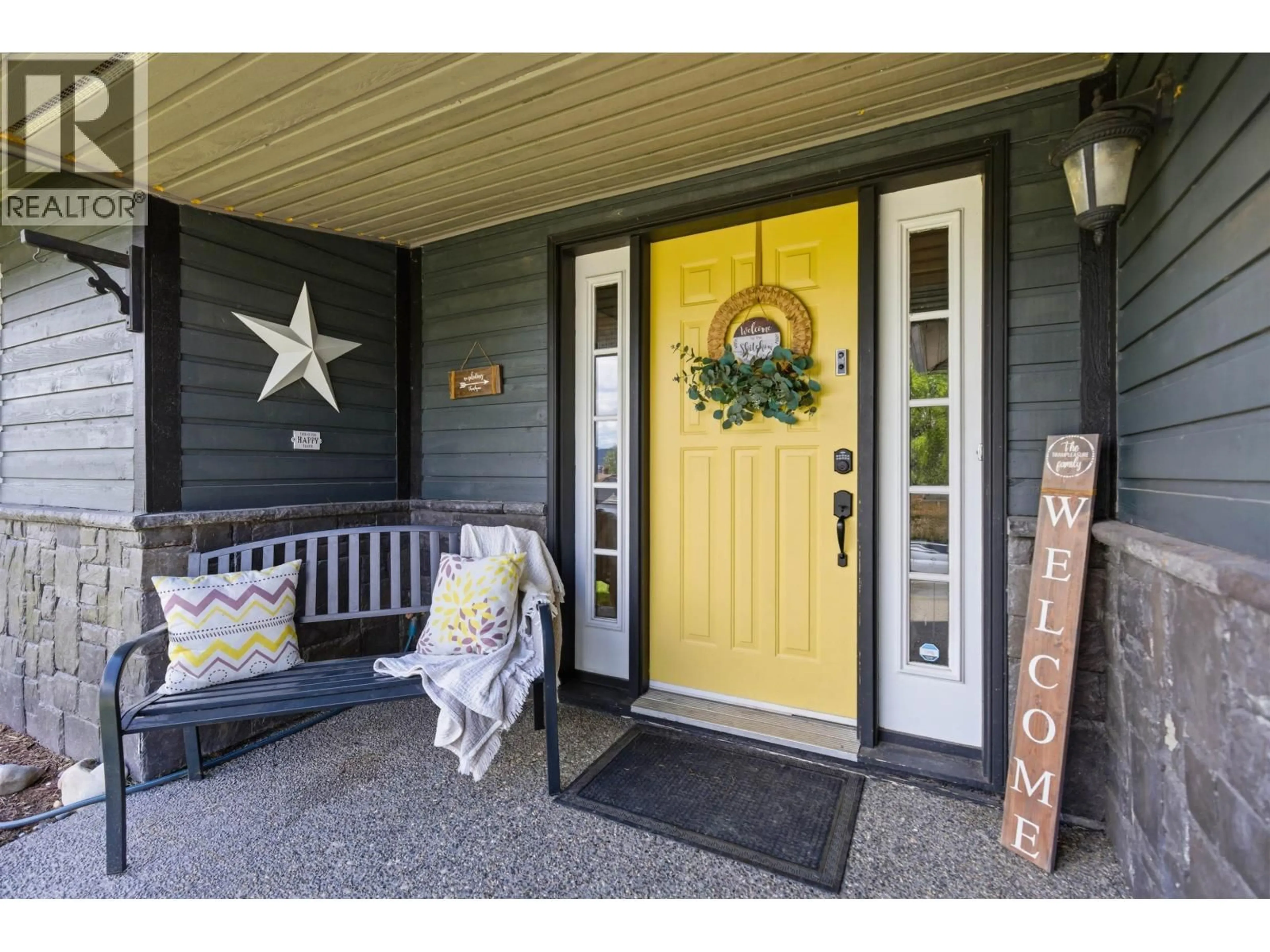 Indoor entryway for 77 RIDGEWOOD PLACE, Williams Lake British Columbia V2G5K3