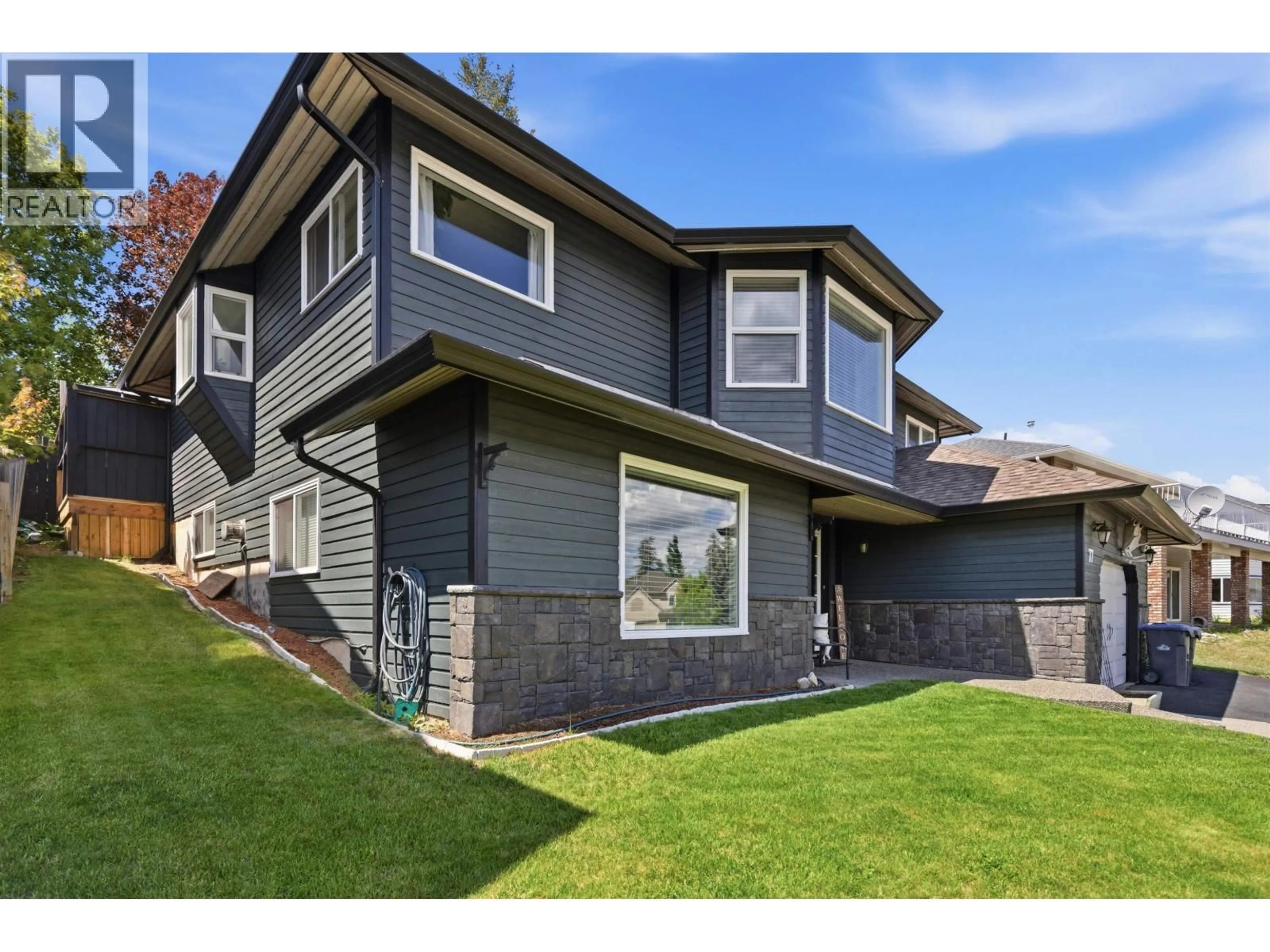 Home with vinyl exterior material, mountain view for 77 RIDGEWOOD PLACE, Williams Lake British Columbia V2G5K3