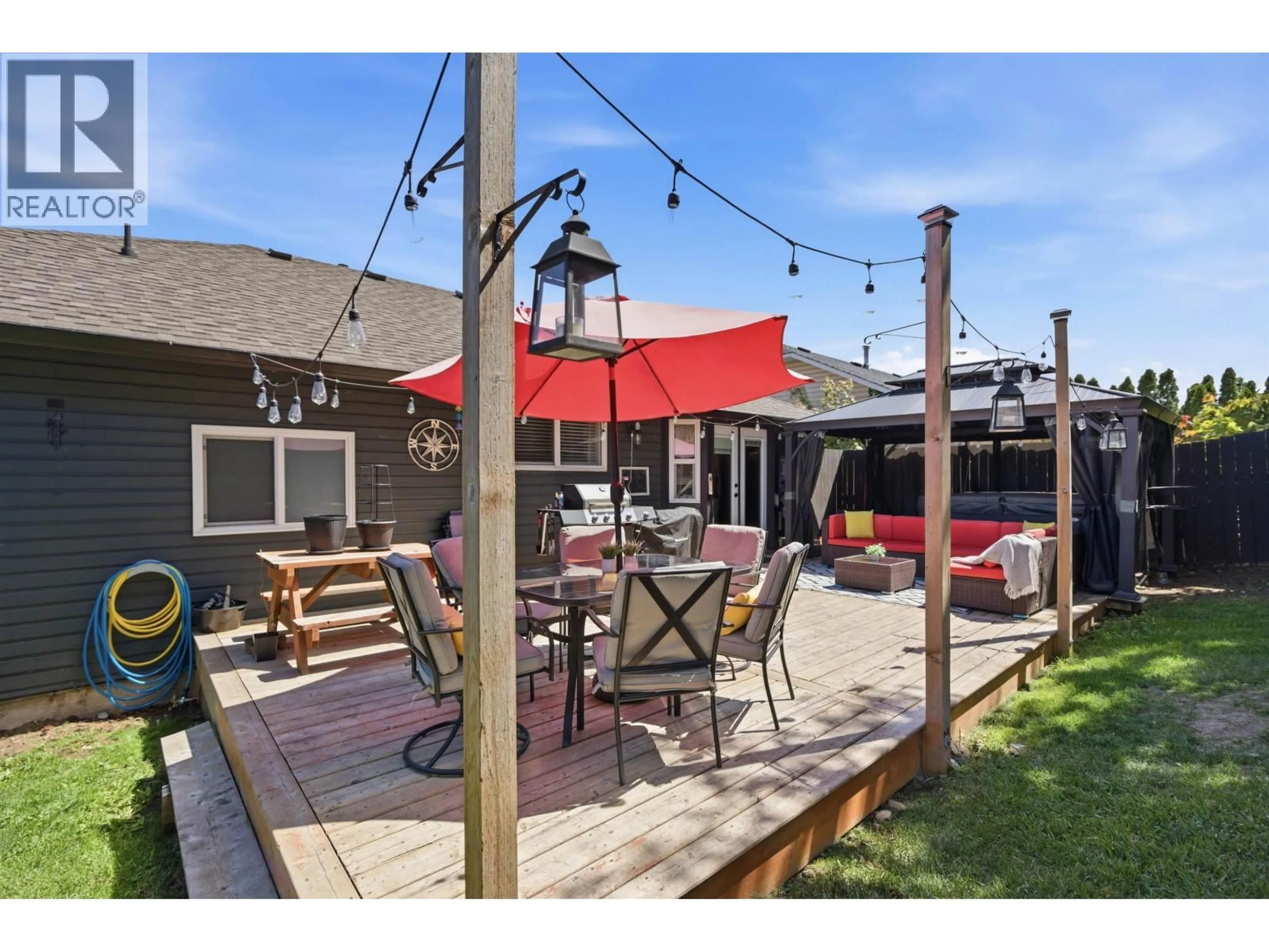 Patio, street for 77 RIDGEWOOD PLACE, Williams Lake British Columbia V2G5K3