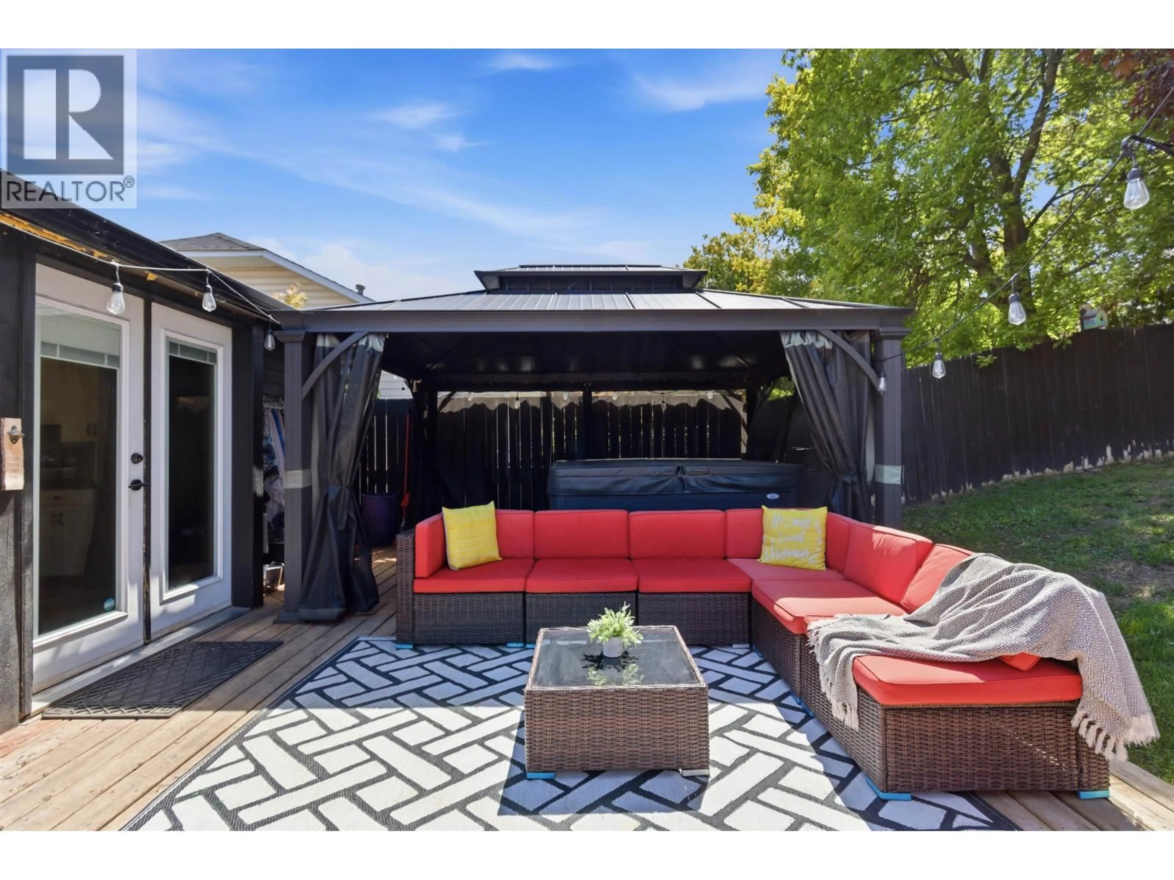 Patio, street for 77 RIDGEWOOD PLACE, Williams Lake British Columbia V2G5K3