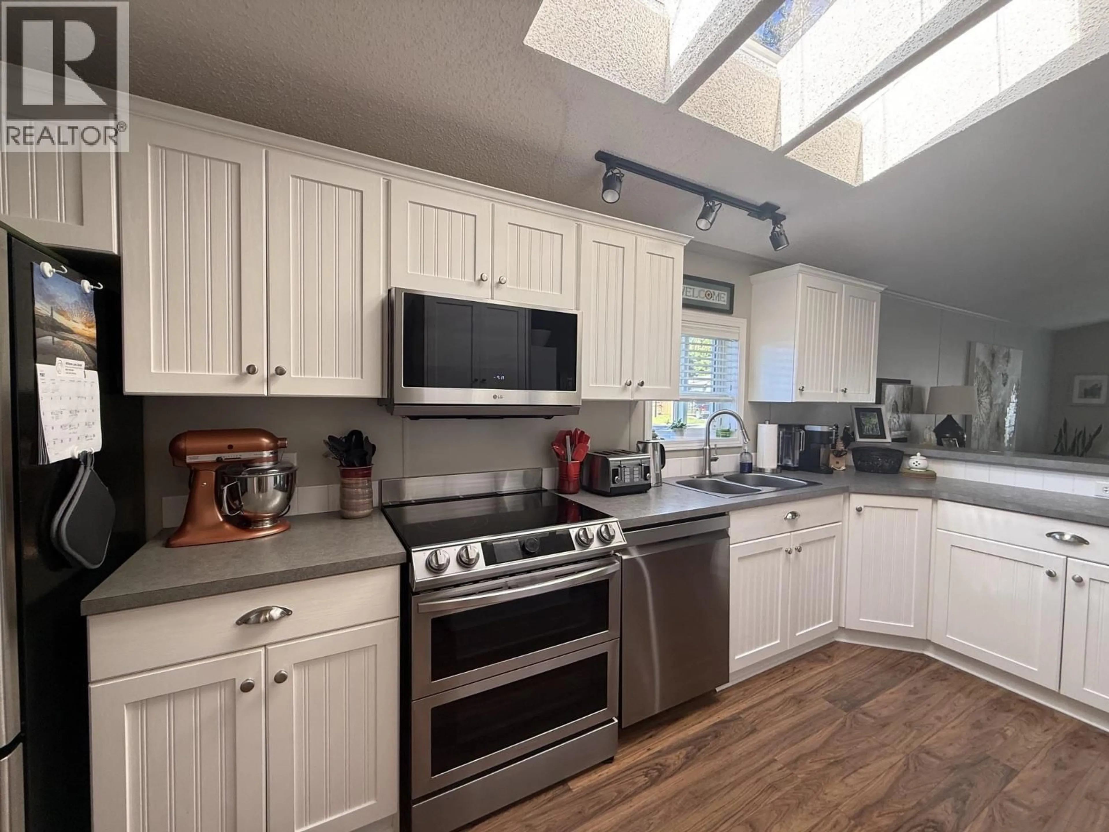 Open concept kitchen, unknown for 66 - 997 CHILCOTIN HY 20 HIGHWAY, Williams Lake British Columbia V2G4X7