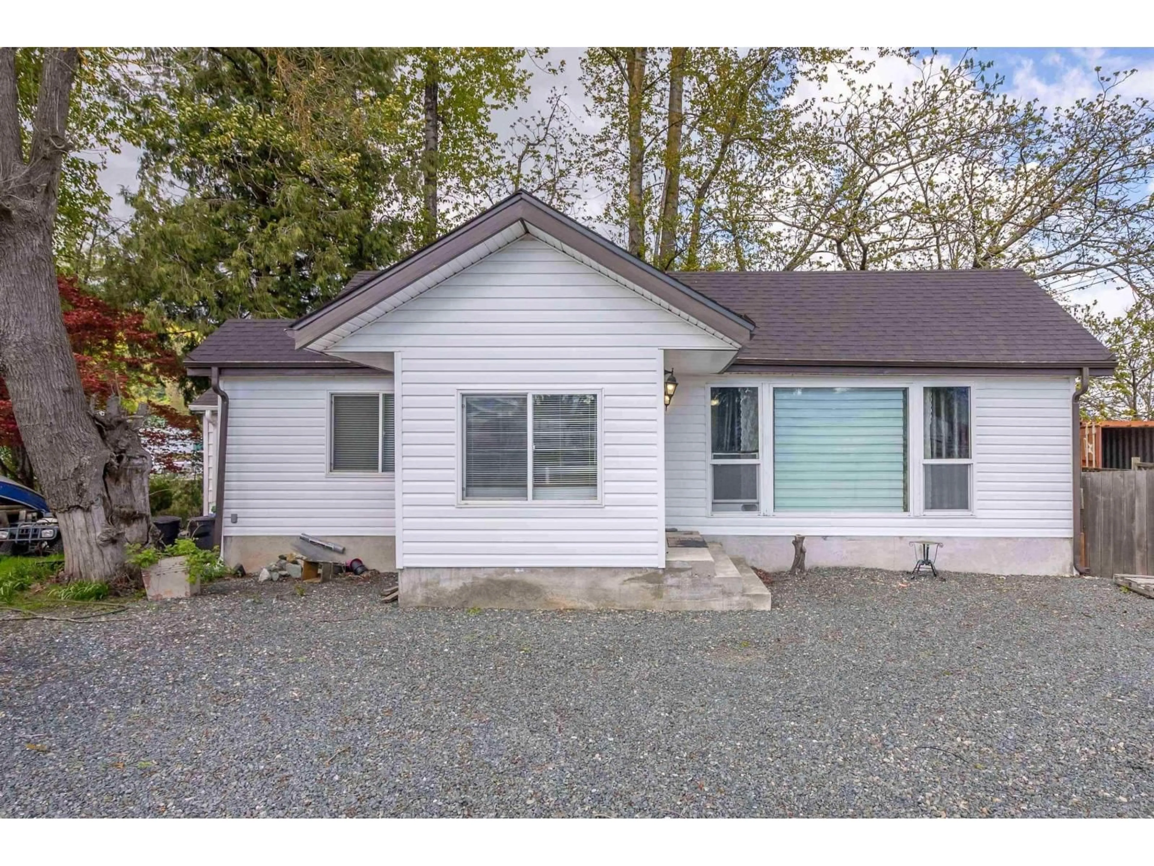 Home with vinyl exterior material, street for 41023 YALE ROAD, Chilliwack British Columbia V2R4J2