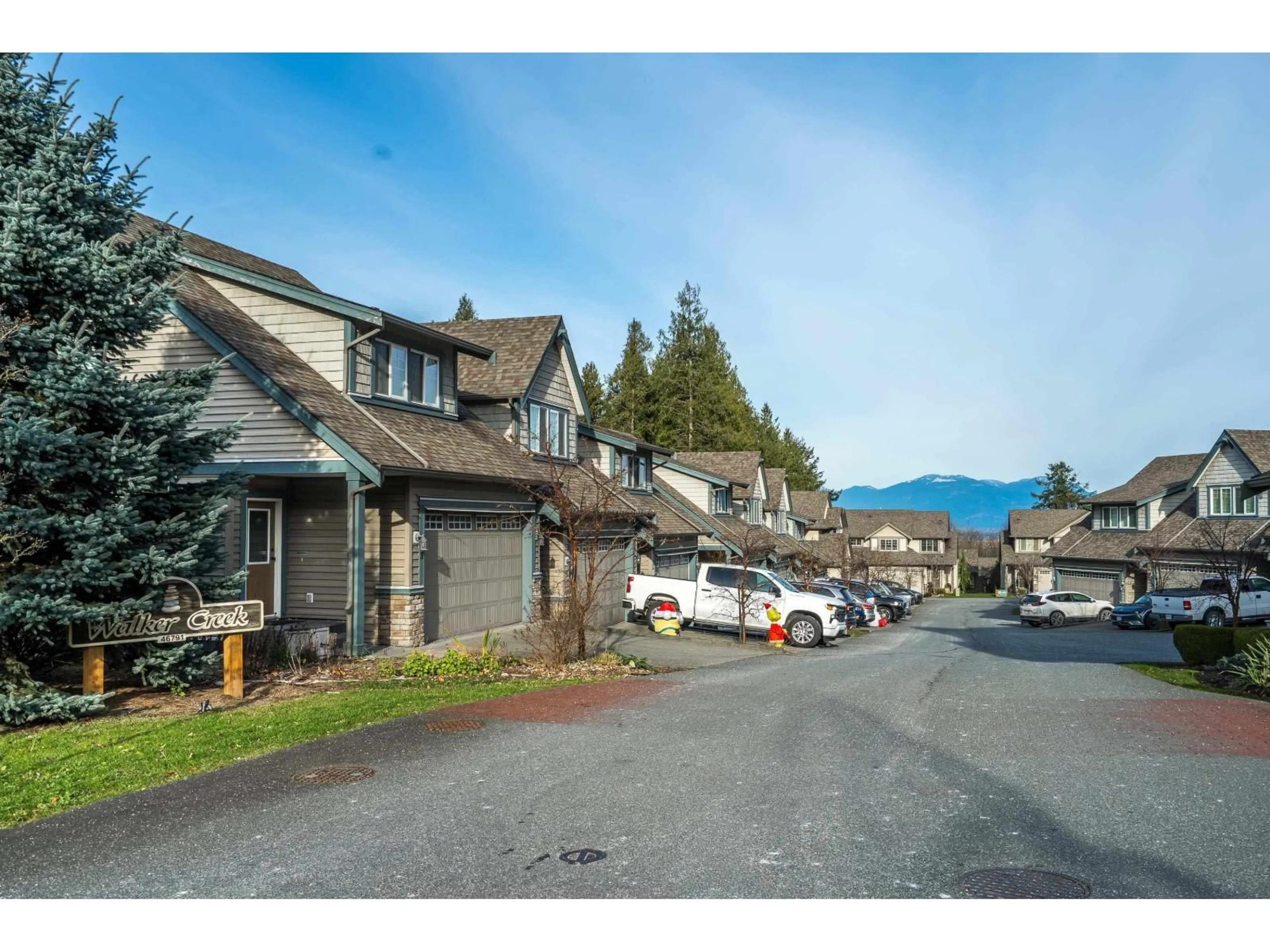 A pic from outside/outdoor area/front of a property/back of a property/a pic from drone, mountain view for 40 - 46791 HUDSON ROAD, Chilliwack British Columbia V2R0L5