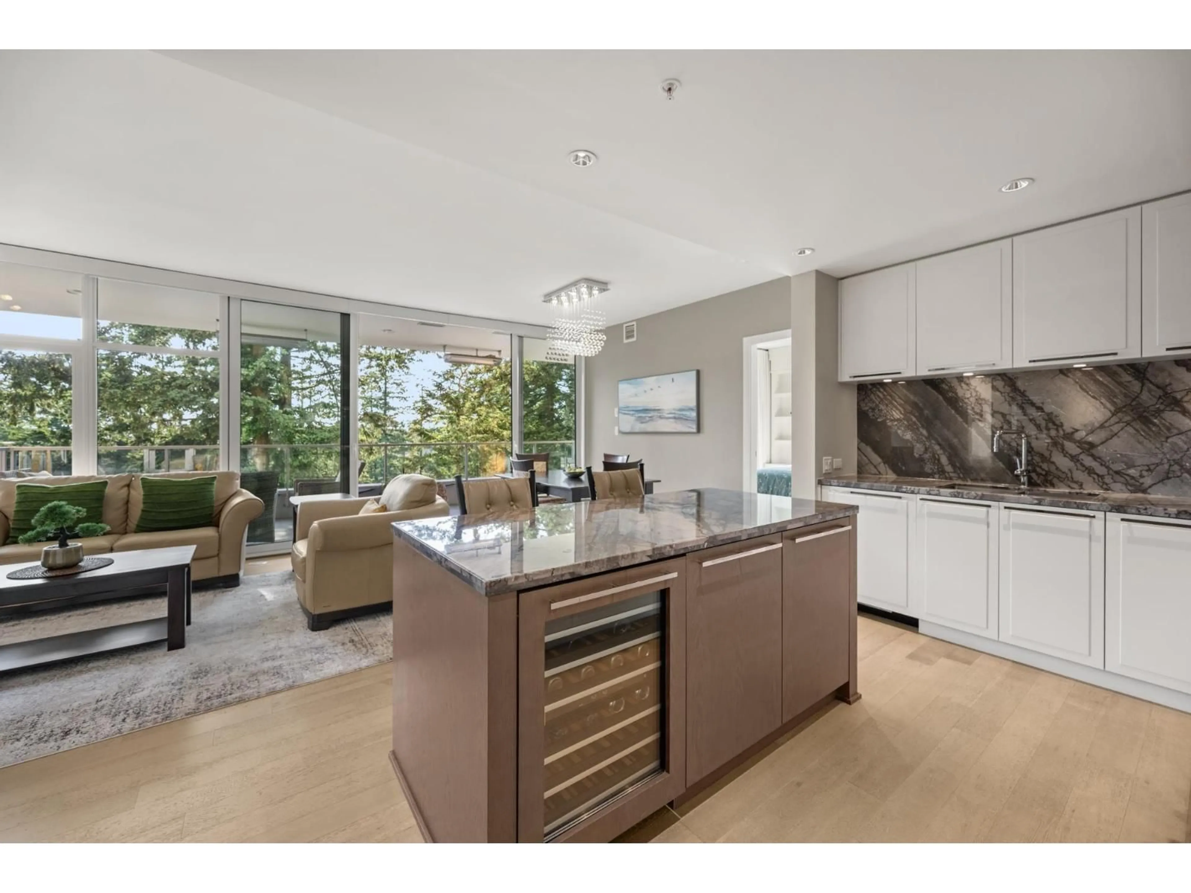 Open concept kitchen, unknown for 807 - 1501 VIDAL STREET, White Rock British Columbia V4B0B5