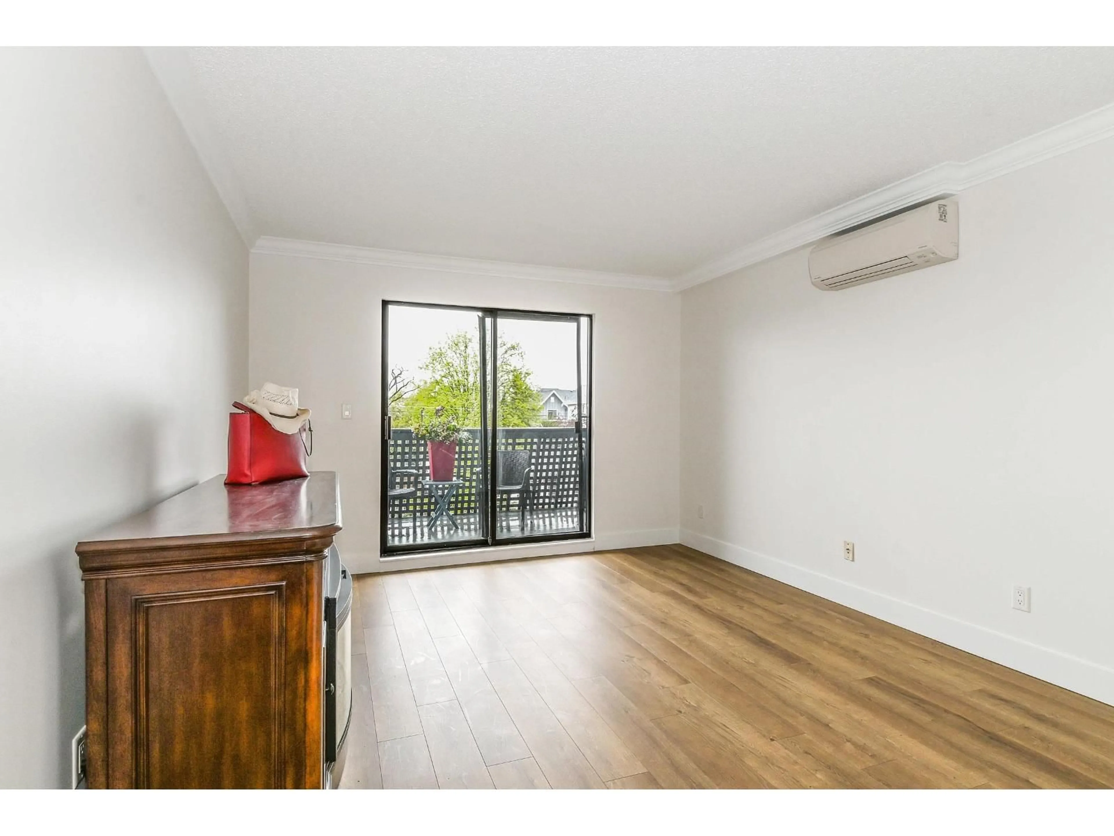 A pic of a room for 203 - 17661 58A AVENUE, Surrey British Columbia V3S1N4