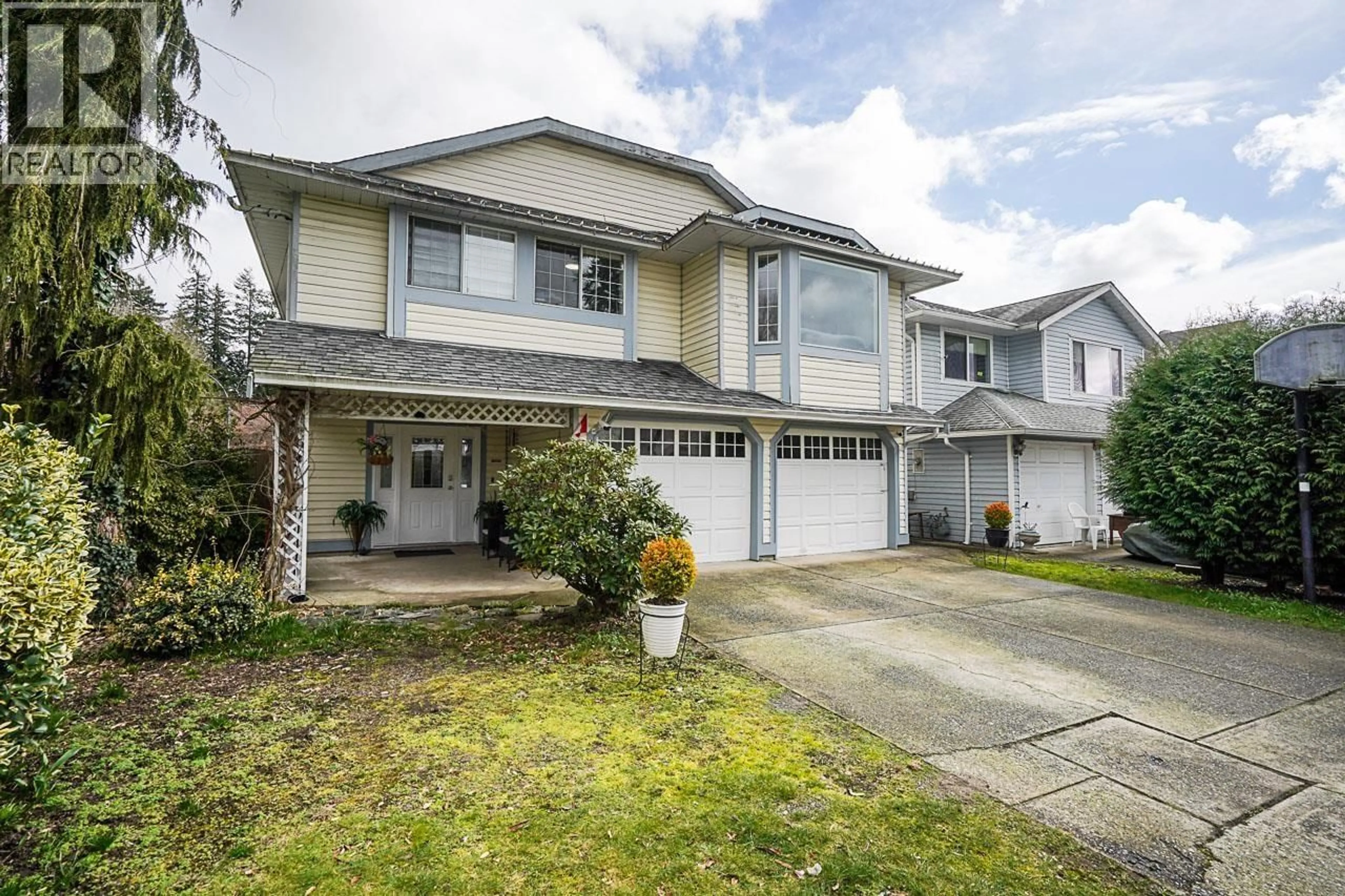Home with vinyl exterior material, street for 11698 206A STREET, Maple Ridge British Columbia V2X0X8