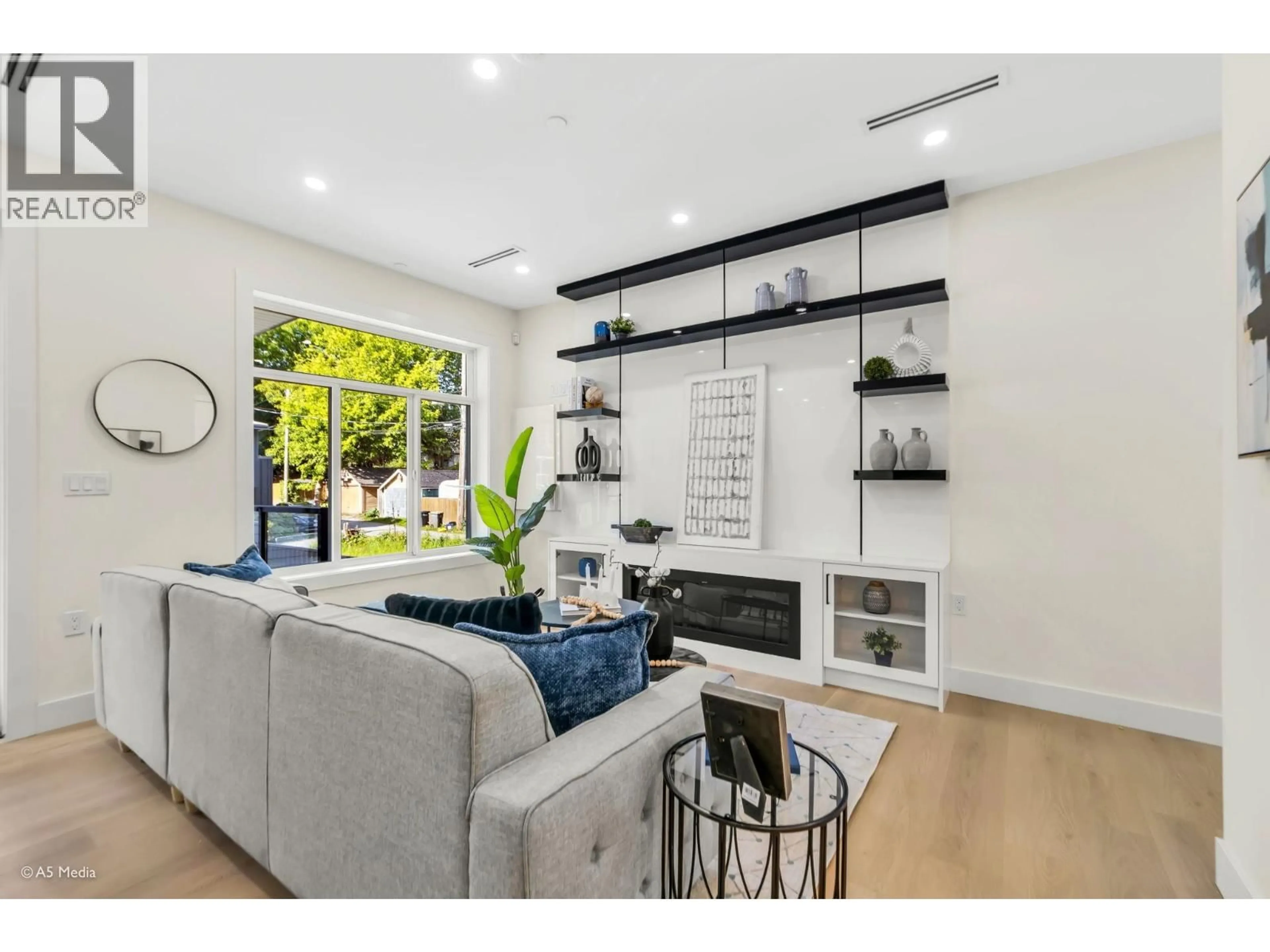 Living room with furniture, unknown for 1 - 281 48TH AVENUE, Vancouver British Columbia V5W2C9