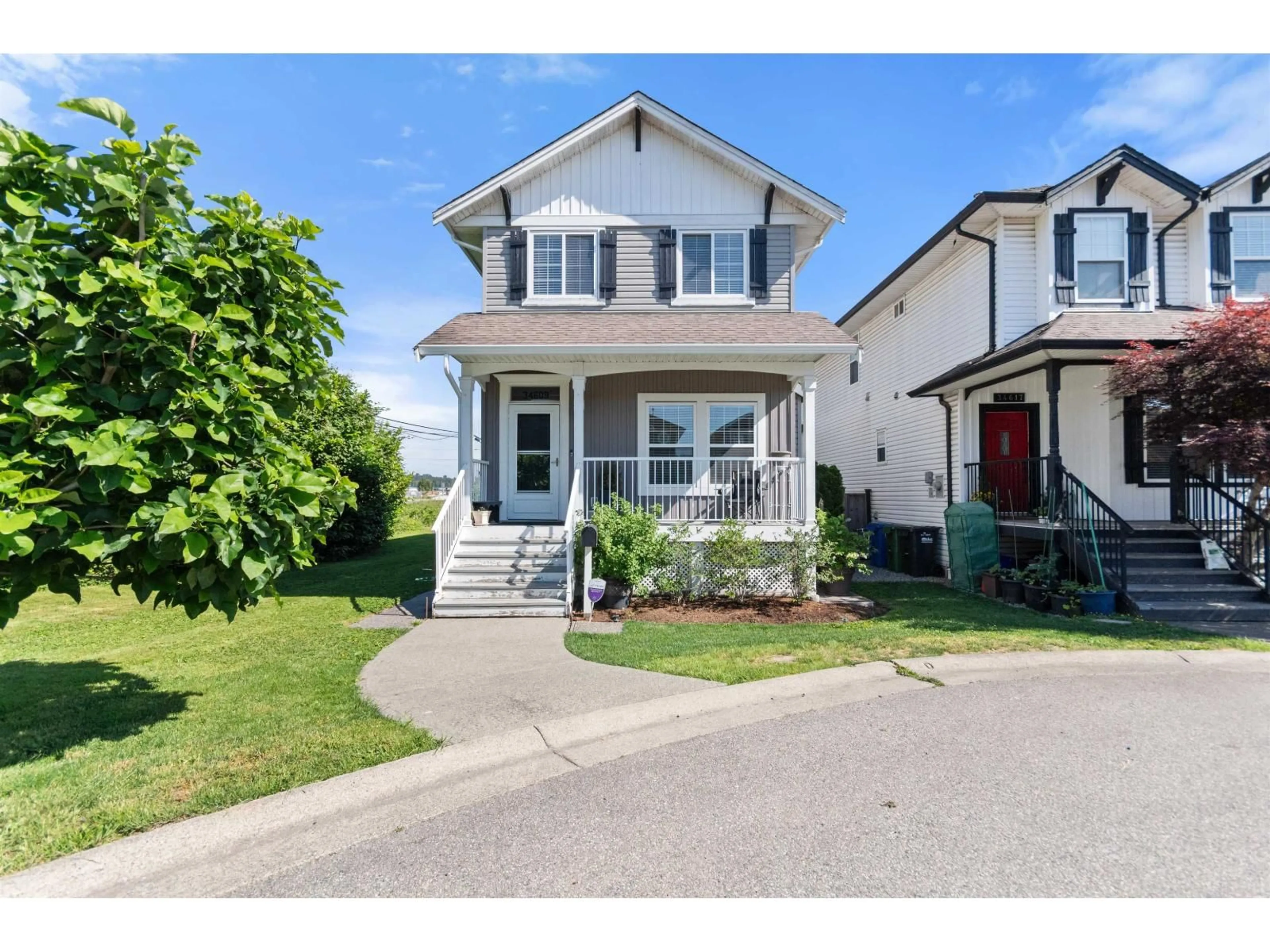 Home with vinyl exterior material, street for 34609 7 AVENUE, Abbotsford British Columbia V2S8P4
