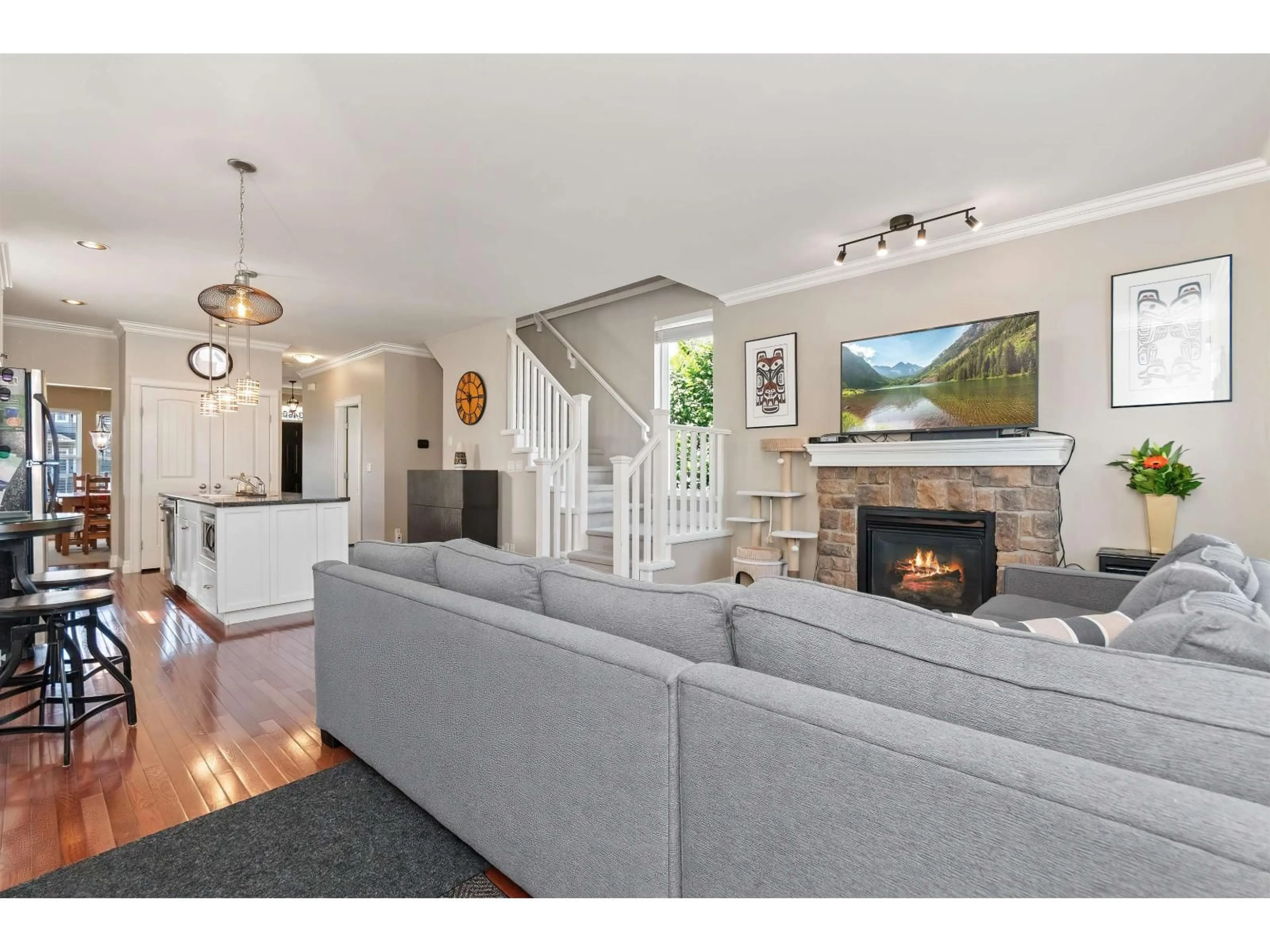 Living room with furniture, unknown for 34609 7 AVENUE, Abbotsford British Columbia V2S8P4