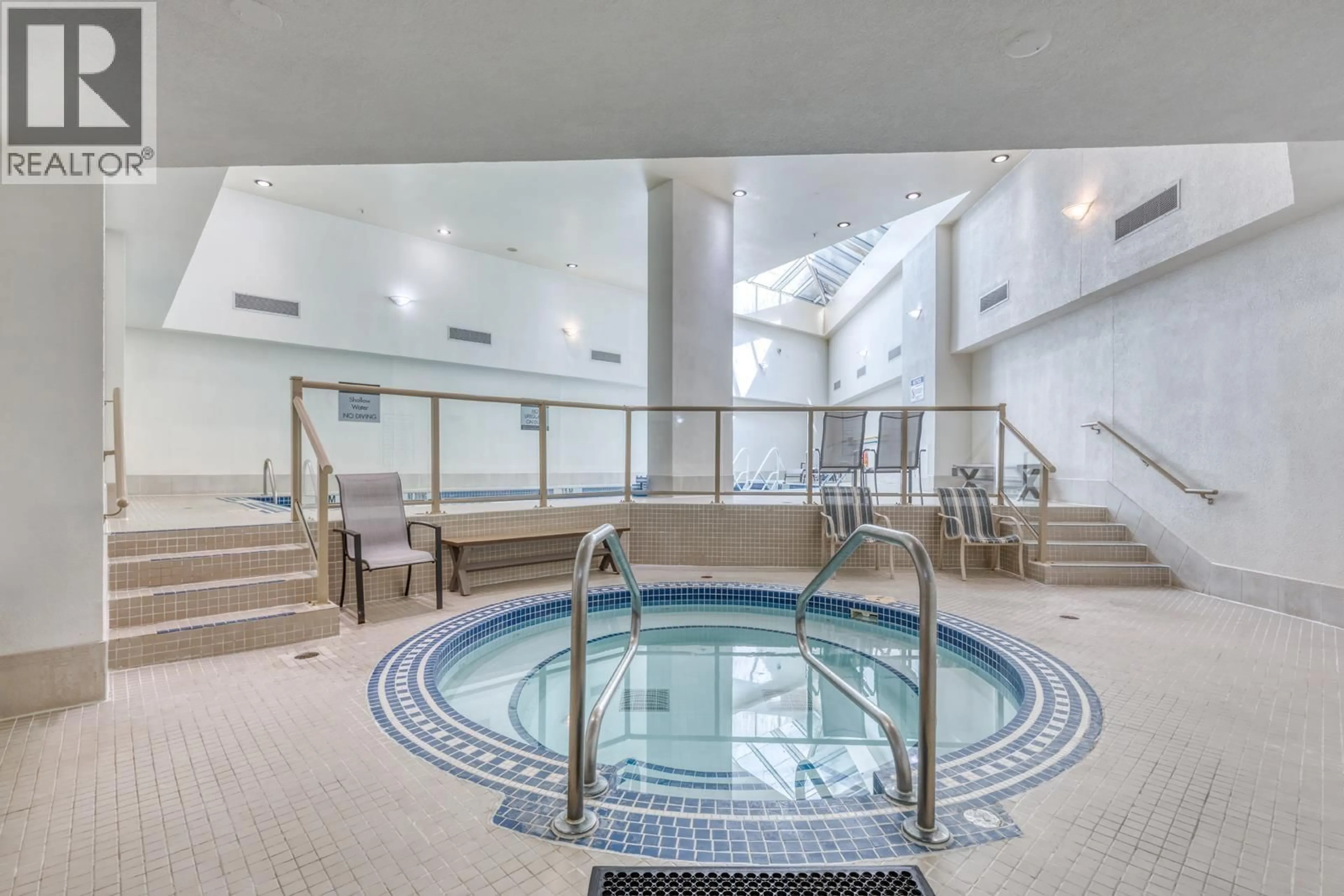 Pool for 2101 - 1228 MARINASIDE CRESCENT, Vancouver British Columbia V6Z2W4