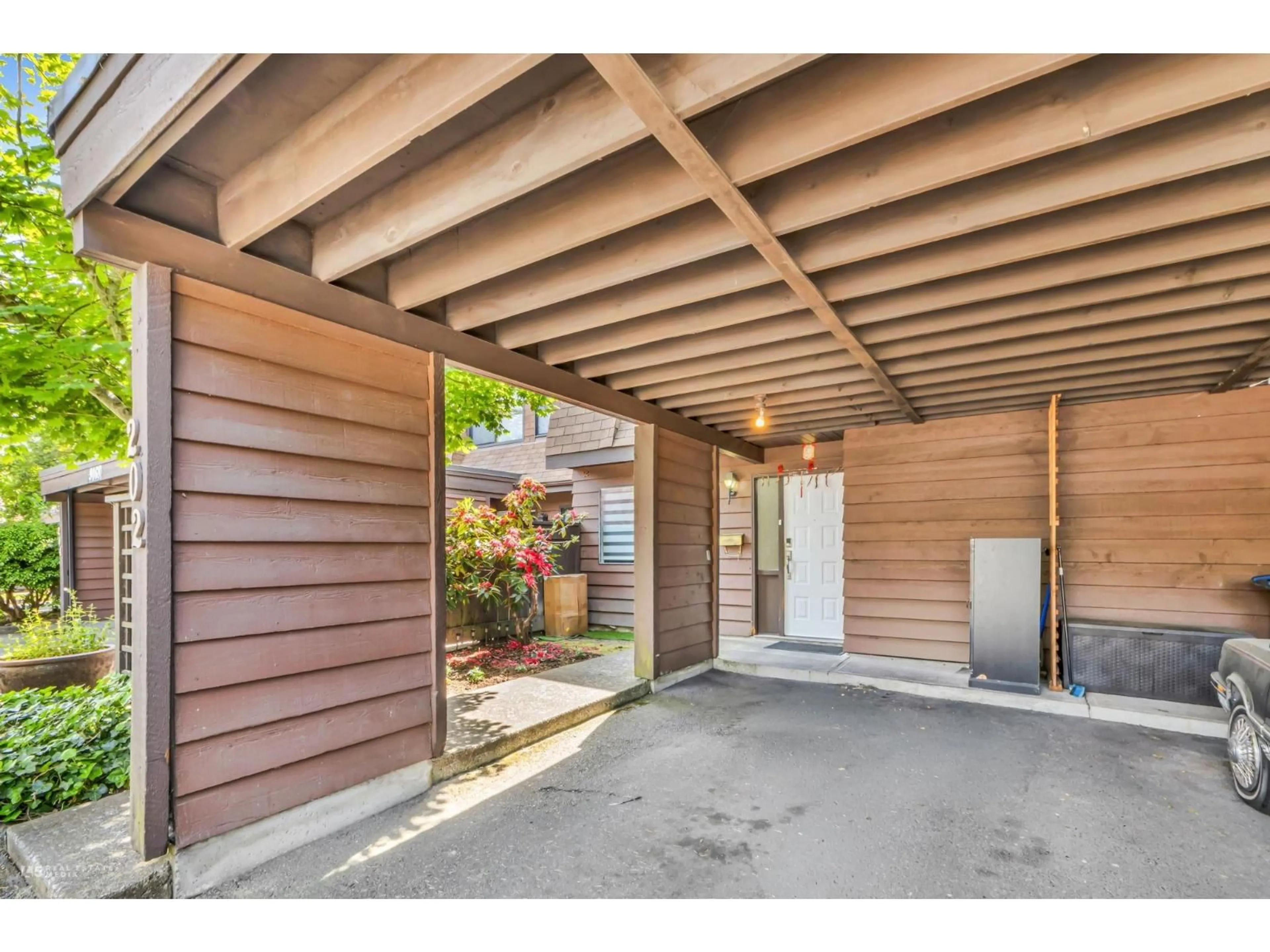 Indoor garage for 202 - 9468 PRINCE CHARLES BOULEVARD, Surrey British Columbia V3V1S6