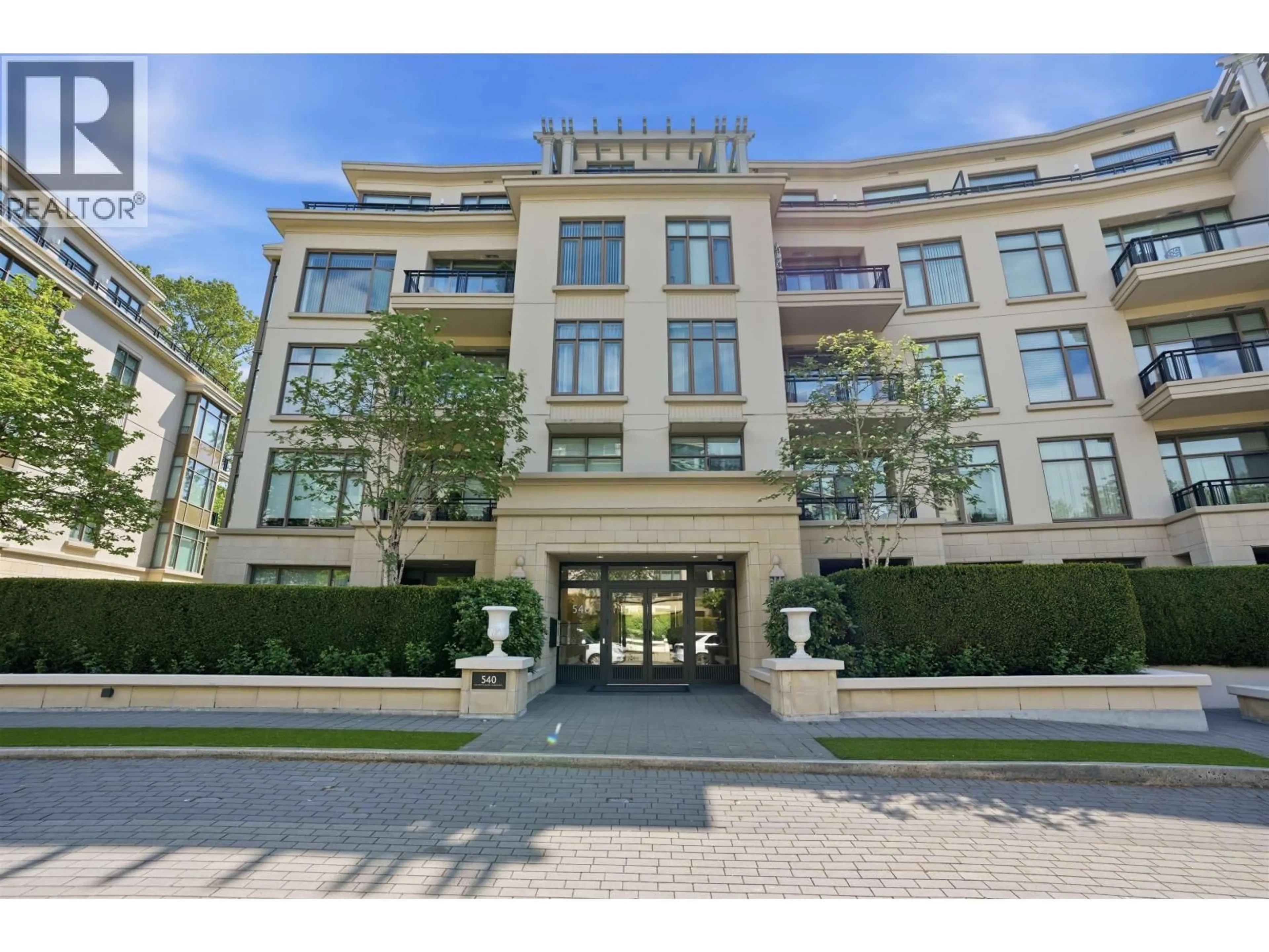 Indoor foyer for 203 - 540 WATERS EDGE CRESCENT, West Vancouver British Columbia V7T0A2