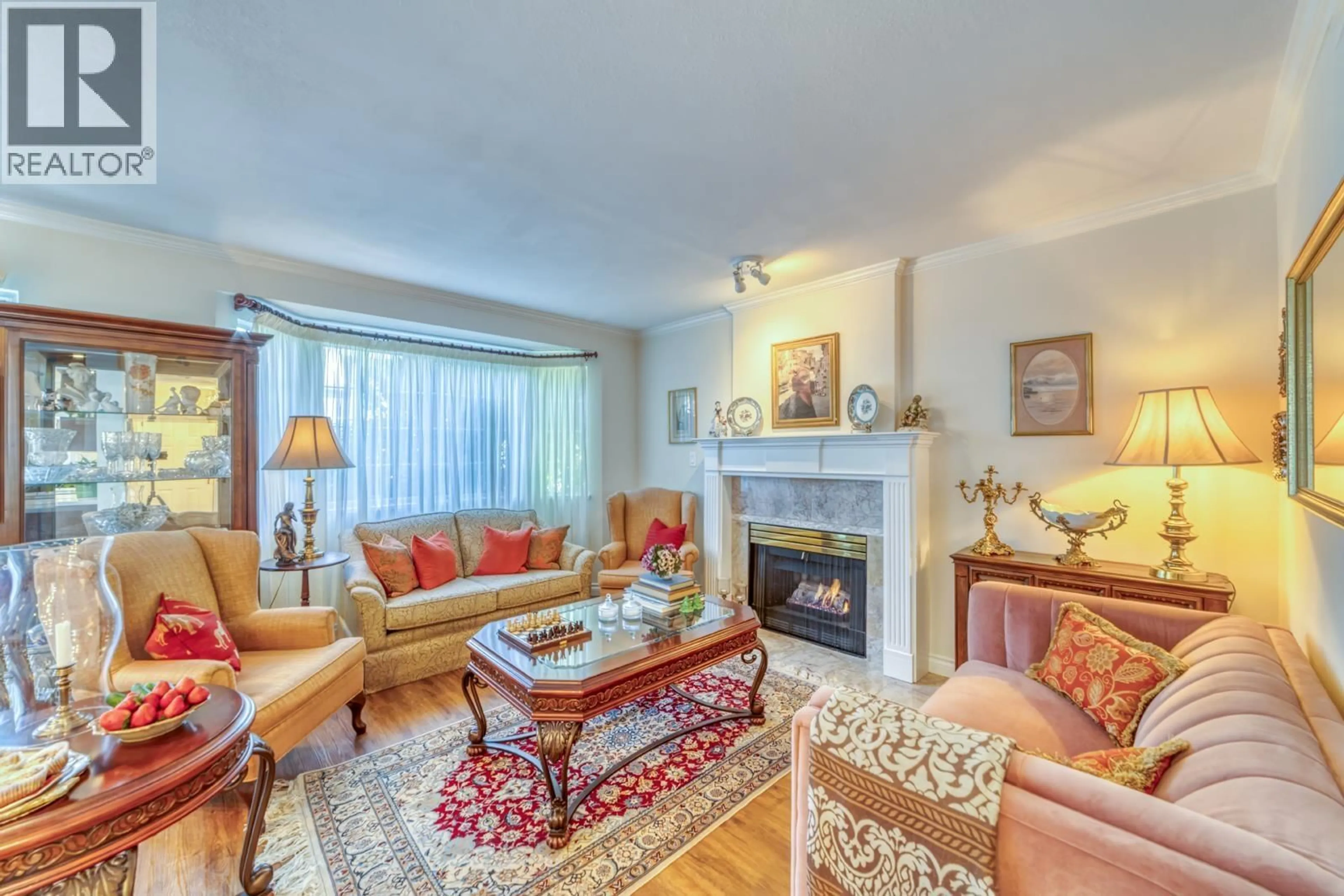 Living room with furniture, unknown for 6 - 815 TOBRUCK AVENUE, North Vancouver British Columbia V7P1V9