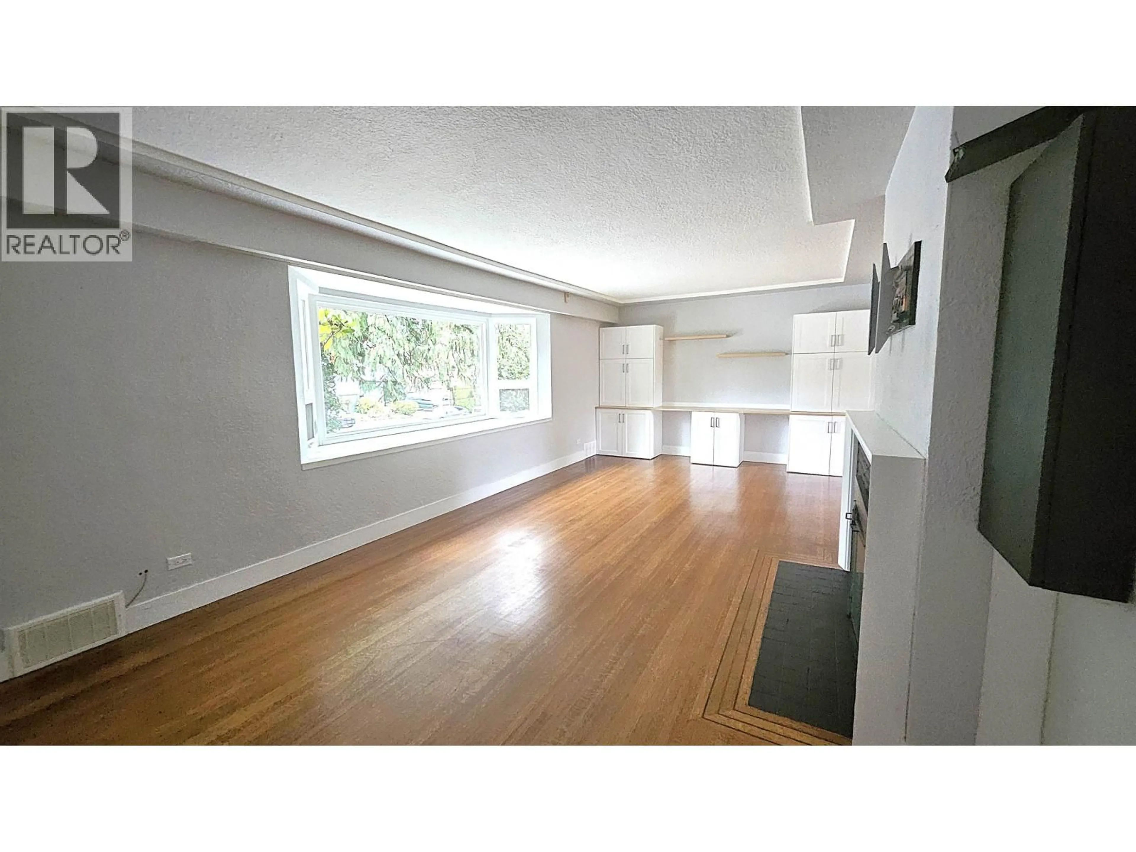 A pic of a room for 845 SMITH AVENUE, Coquitlam British Columbia V3J2X4