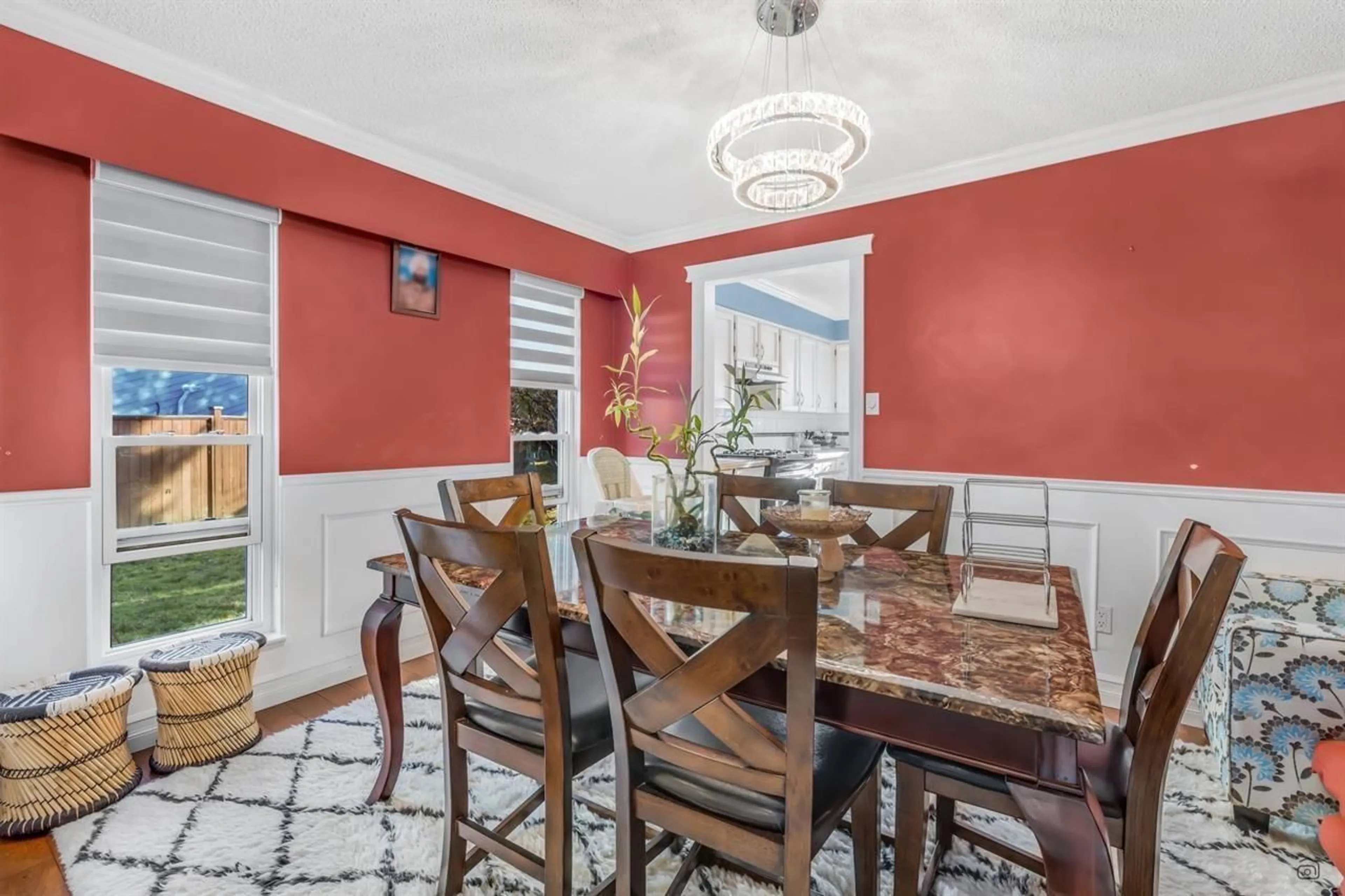 Dining room, ceramic/tile floor for 11802 80A AVENUE, Delta British Columbia V4C7T9
