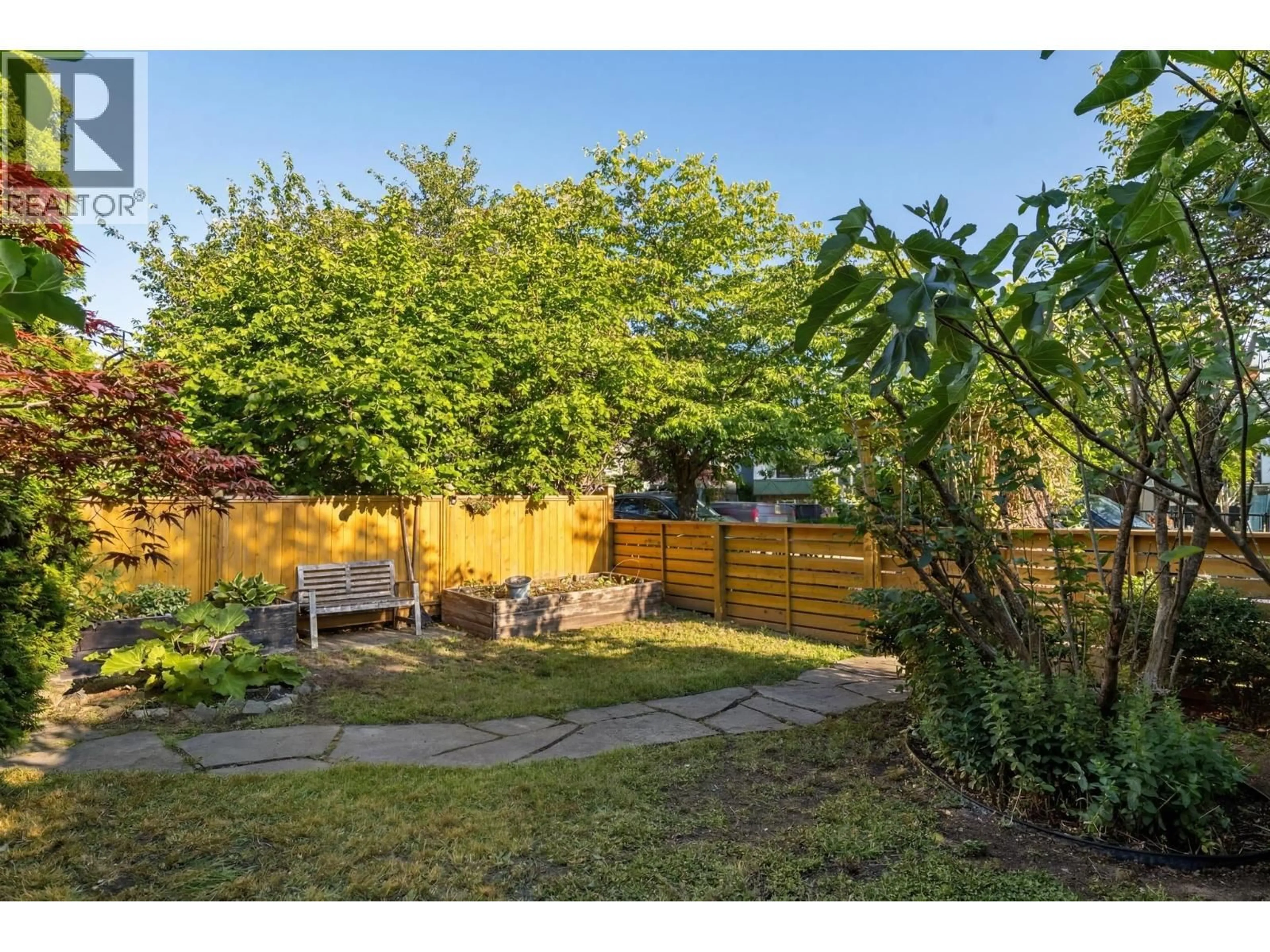 Patio, street for 3172 2ND AVENUE, Vancouver British Columbia V5M1G1