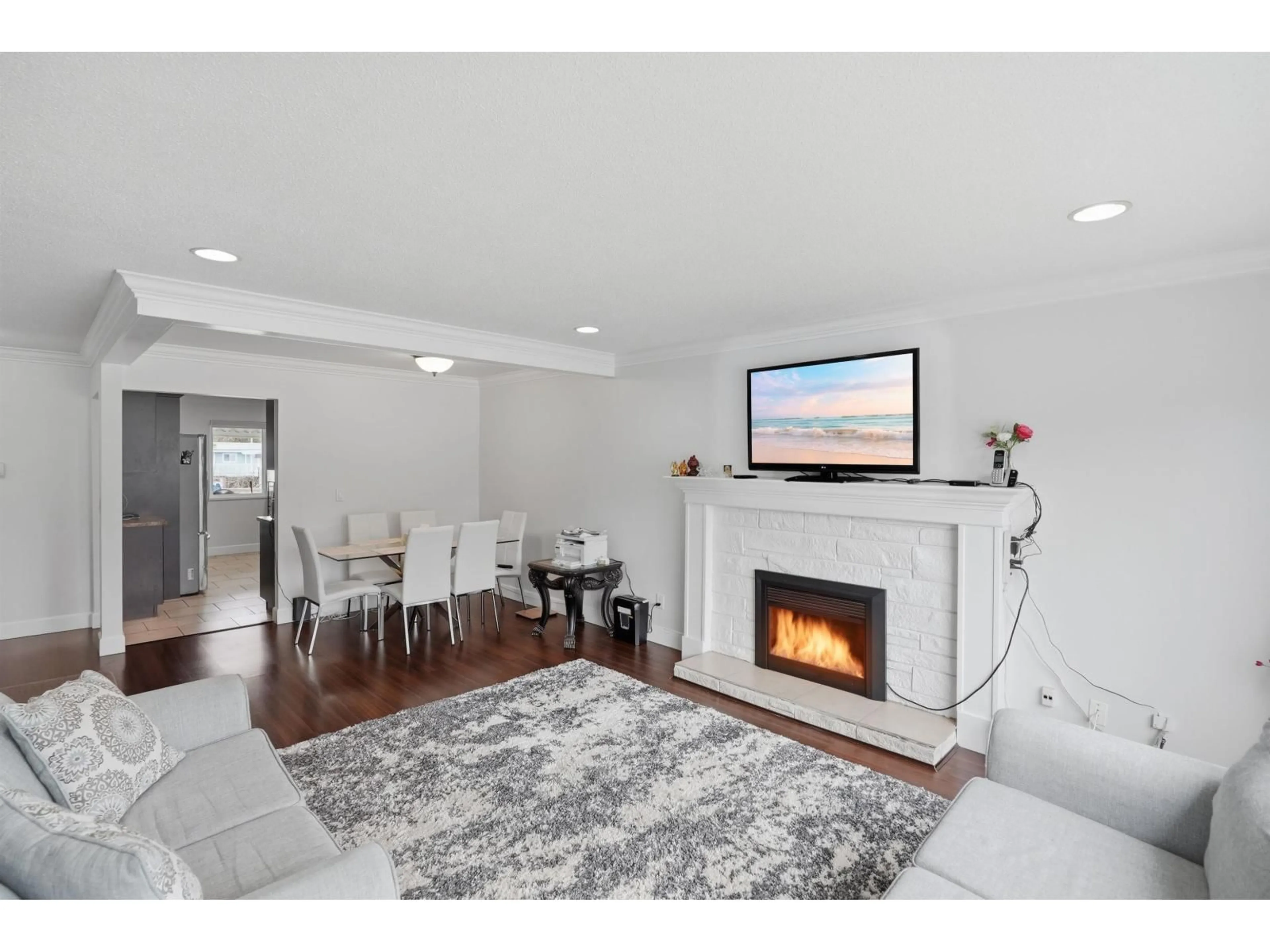 Living room with furniture, unknown for 8081 112 STREET, Delta British Columbia V4C4W4