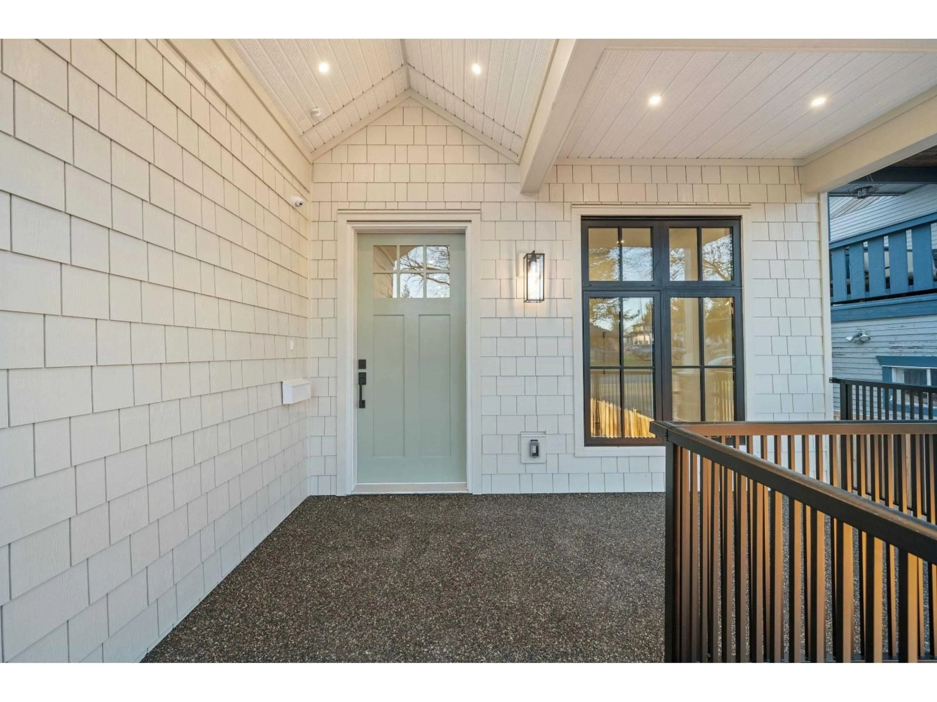 Indoor entryway for 102 - 18171 59 AVENUE, Surrey British Columbia V3S5R8